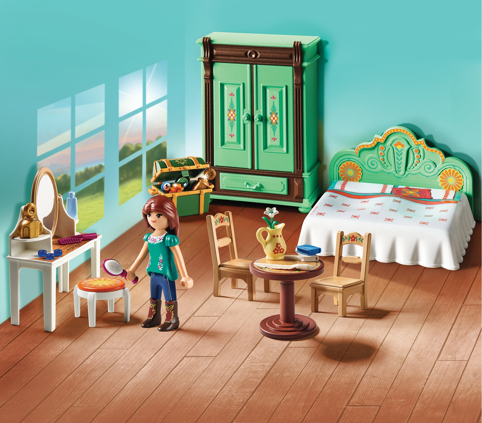 Ein Puppenhaus-Schlafzimmer mit einer Puppe, Möbeln und Accessoires in Nahaufnahme.