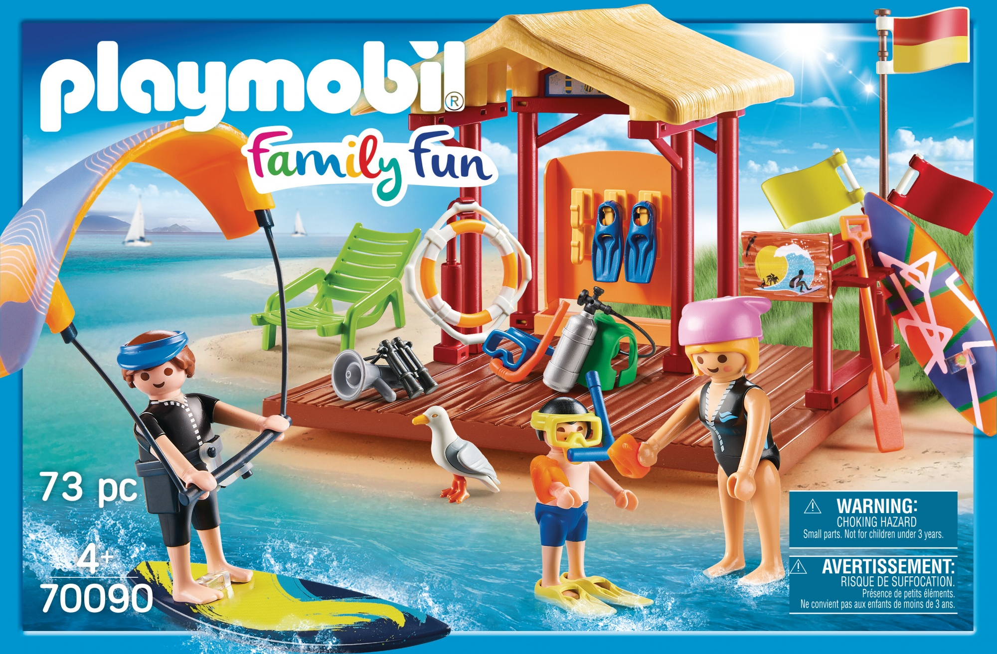 Playmobil Family Fun strandscène met figuren, surfplank en parasail.