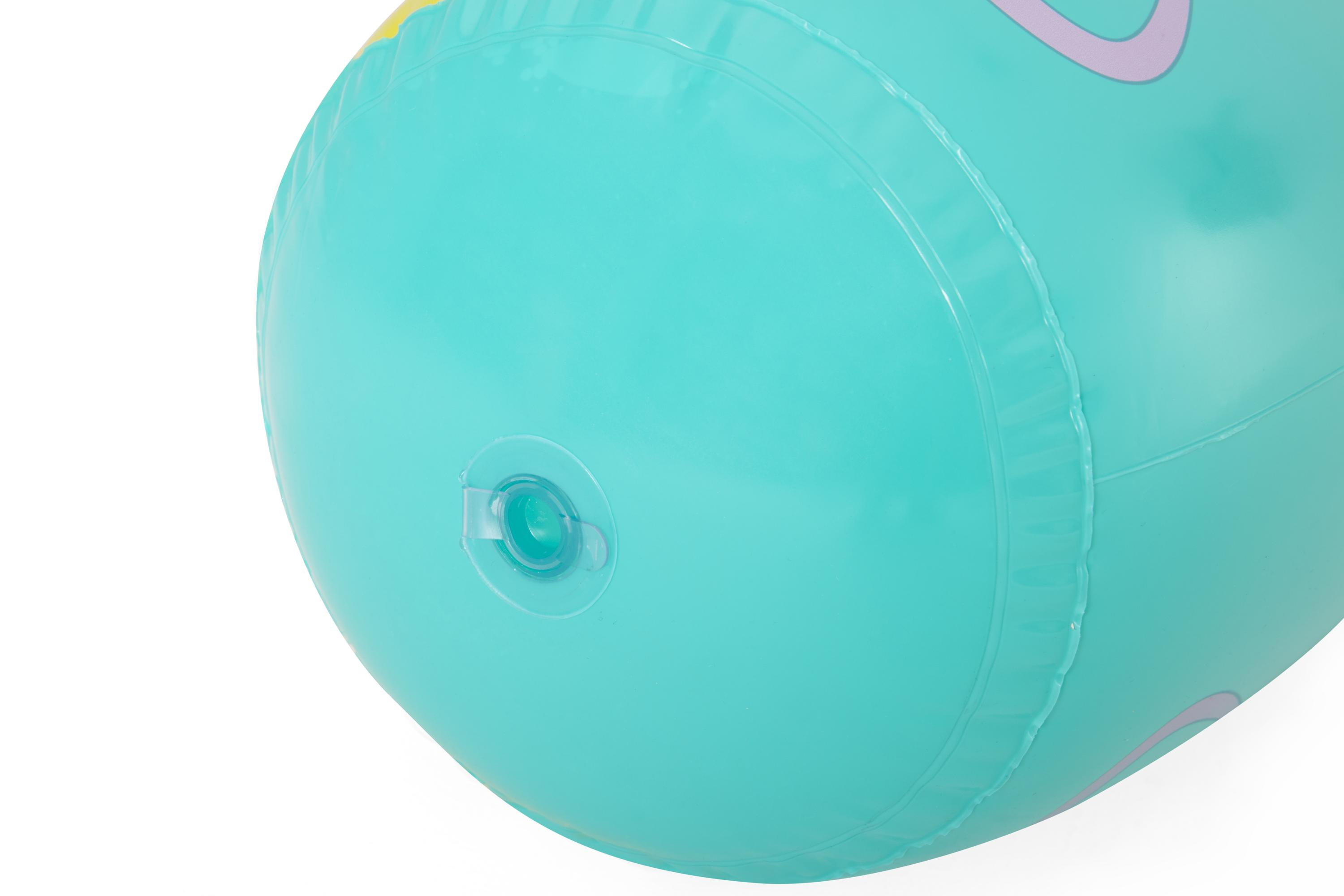 Zbliżenie podstawy niebieskiej nadmuchiwanej zabawki z zaworem inflacji.