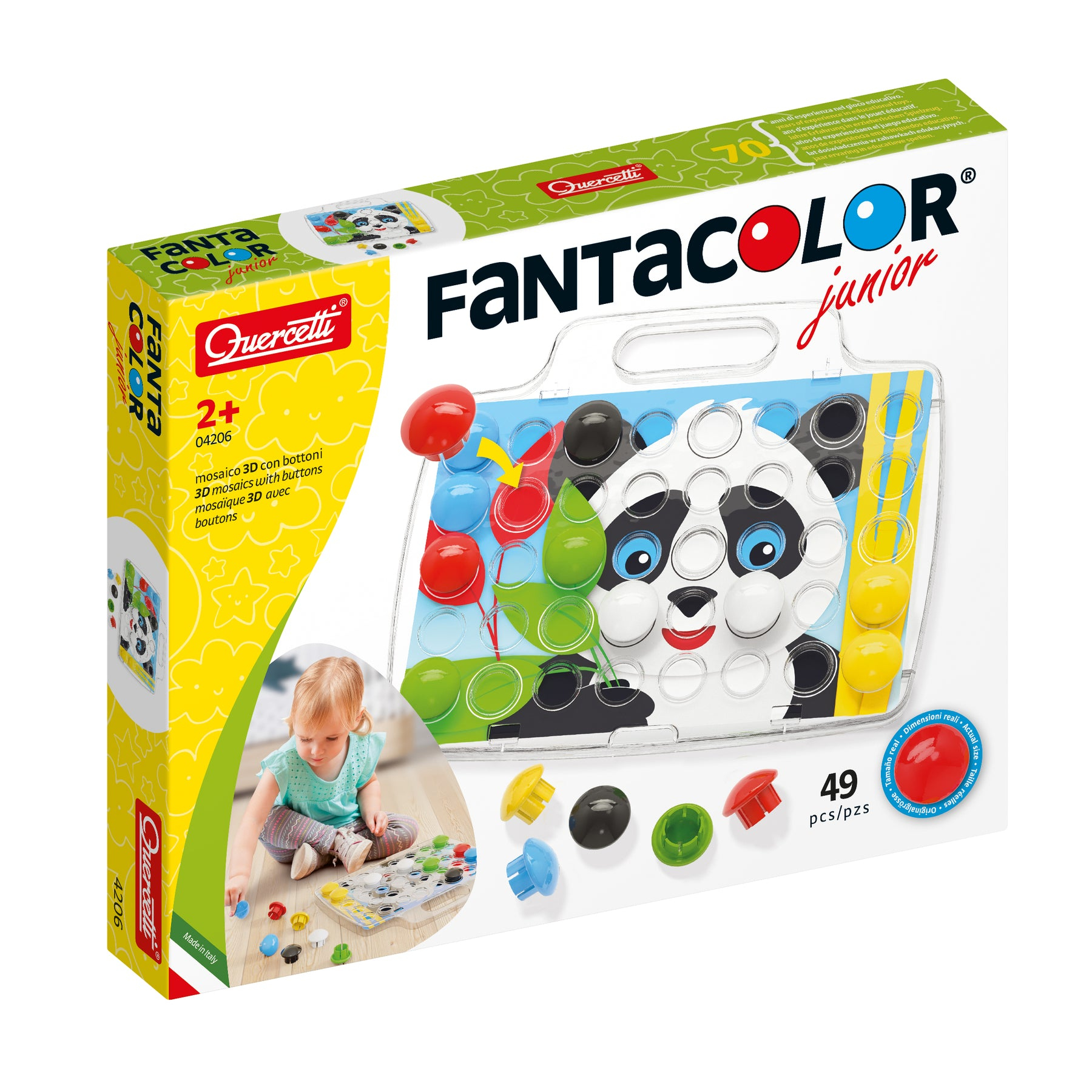 Spielzeugkarton mit Panda-Gesicht und bunten Mosaikstücken und einem Kind mit dem Spielzeug.