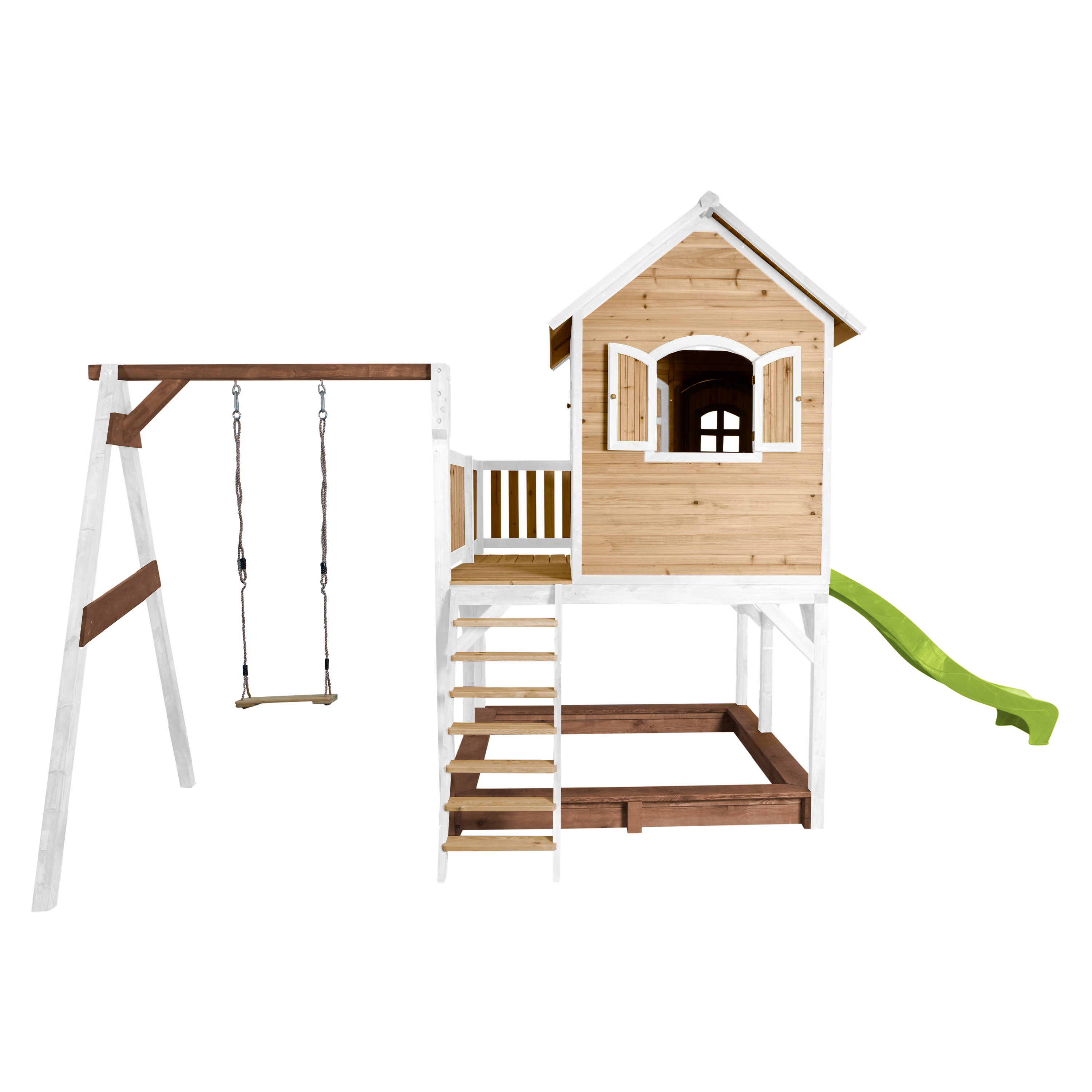 Holzspielplatz mit Schaukel und Rutsche. Baumhausartige Struktur und grüne Rutsche.