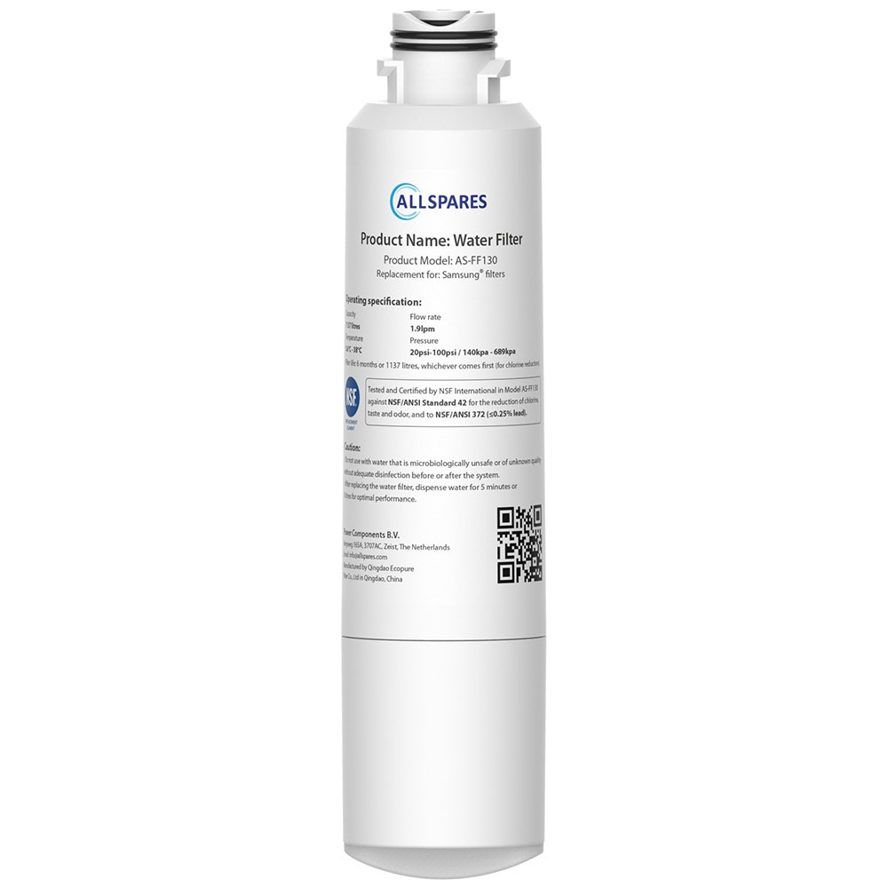 Ein weißer Wasserfilter mit Produktinformationen, einschließlich Markenname und Spezifikationen.