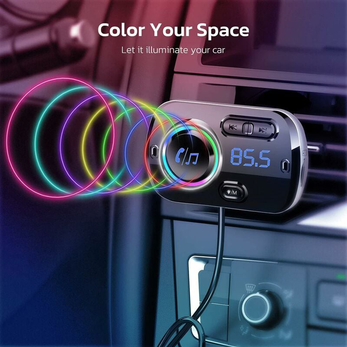Autoinnenraum mit einem schwarzen Gerät, das eine digitale Anzeige und bunte Lichter zeigt.
