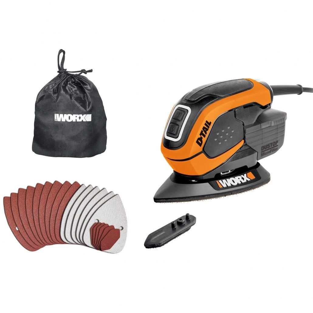 Levigatrice Worx D-Tail con accessori: tamponi abrasivi, borsa portaoggetti nera e un piccolo accessorio. Bianco.