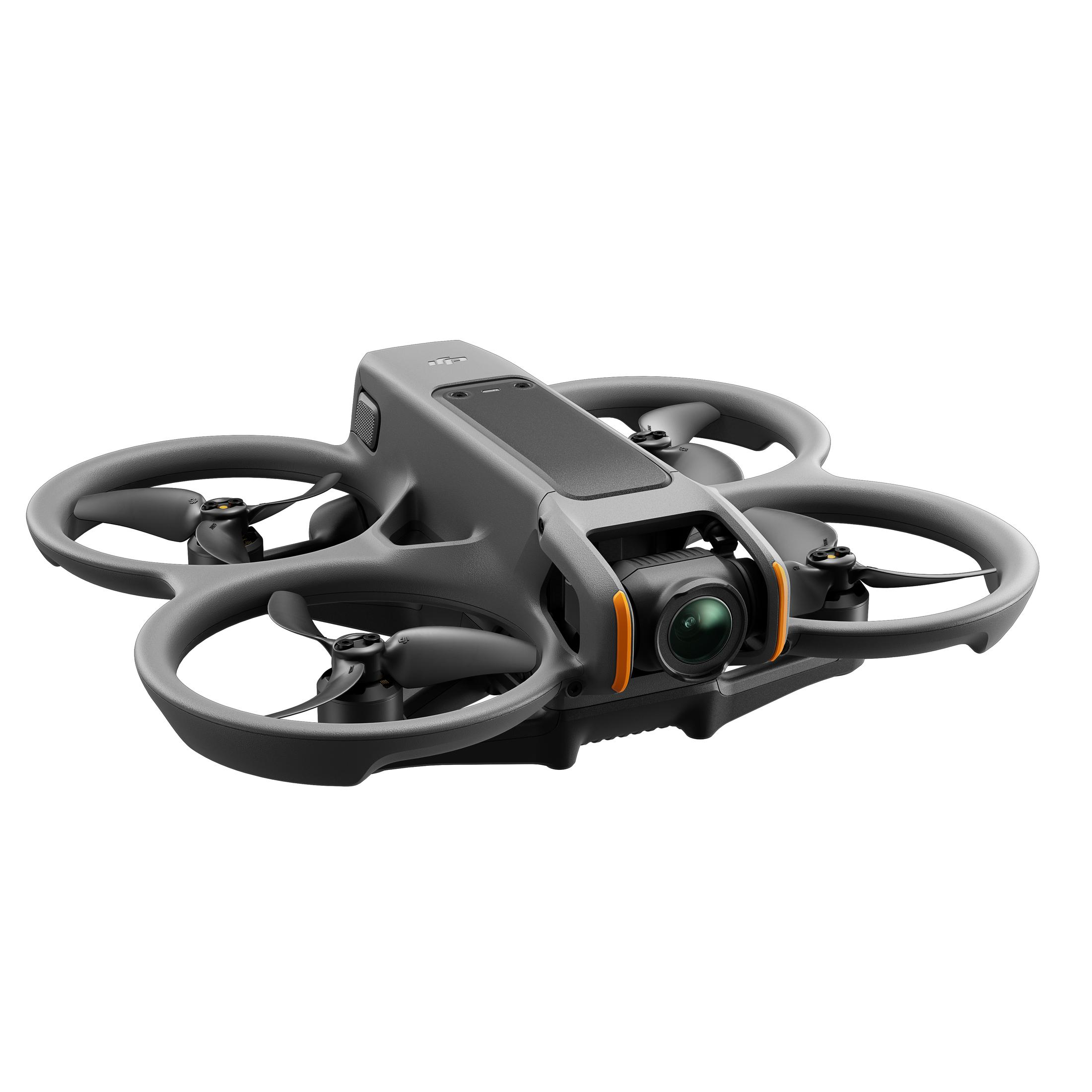 Dron DJI Avata. Szary korpus, z pomarańczowymi akcentami wokół kamery i śmigieł.