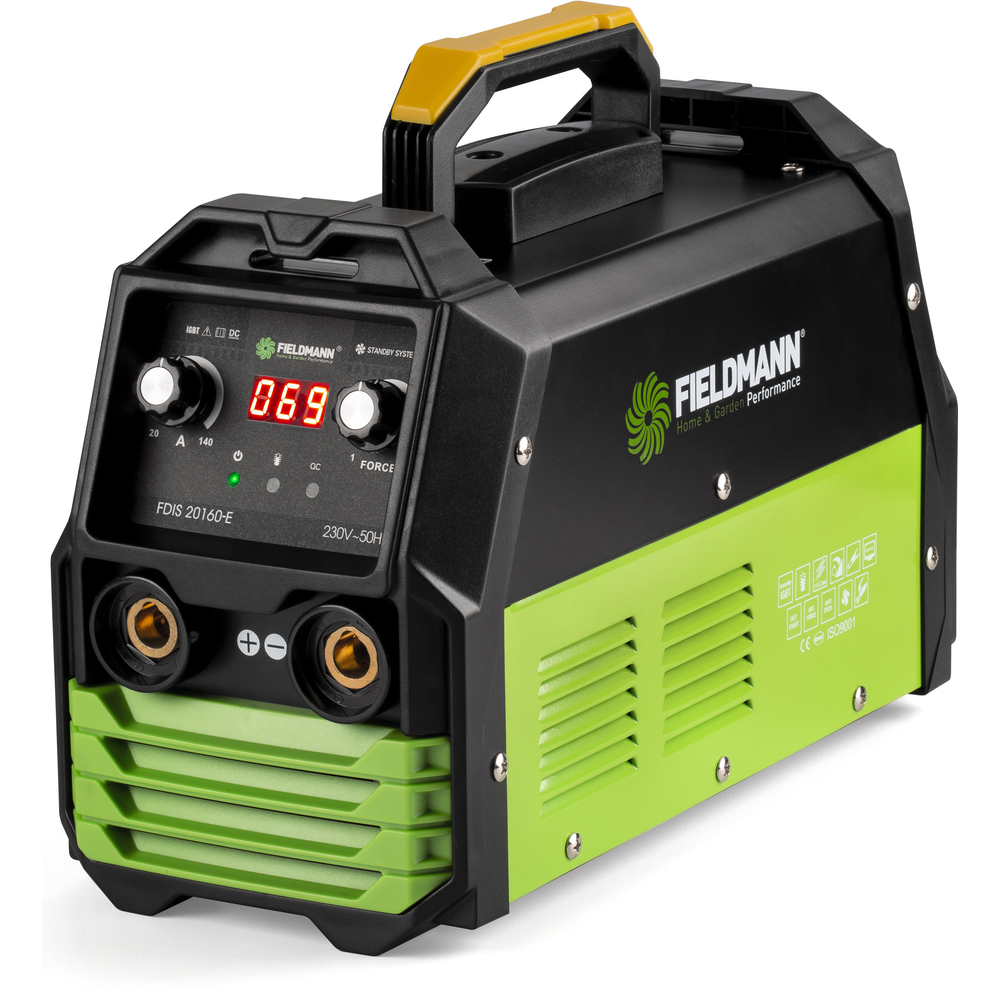 Czarna i zielona spawarka na białym tle.