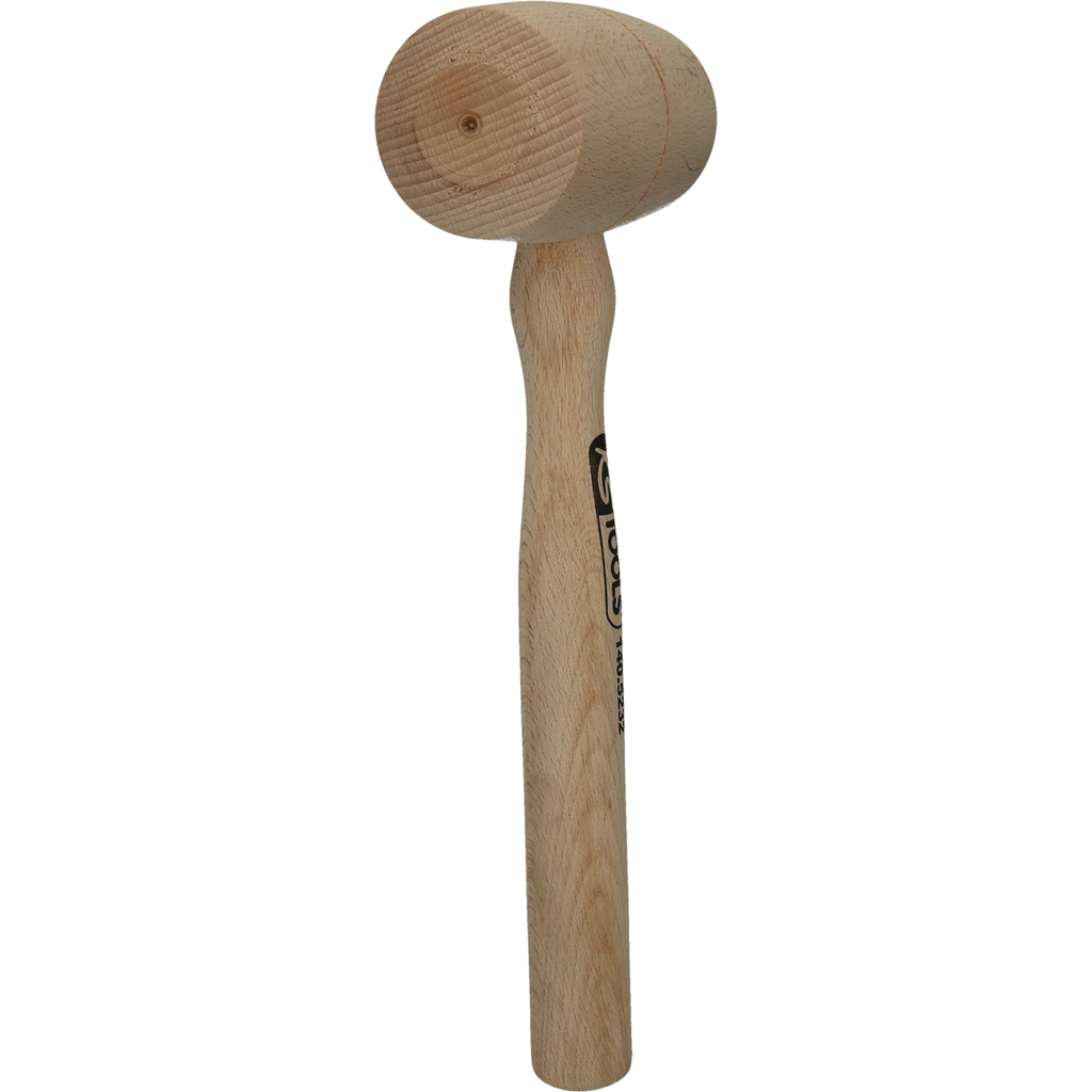 Holzhammer mit zylindrischem Kopf und Griff. Der Griff hat Text. Weißer Hintergrund.