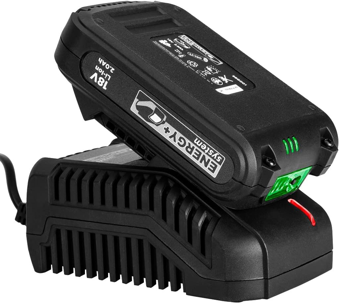 Una batteria nera è su un caricabatterie. Anche il caricabatterie è nero. La batteria ha il logo del sistema Energy+.