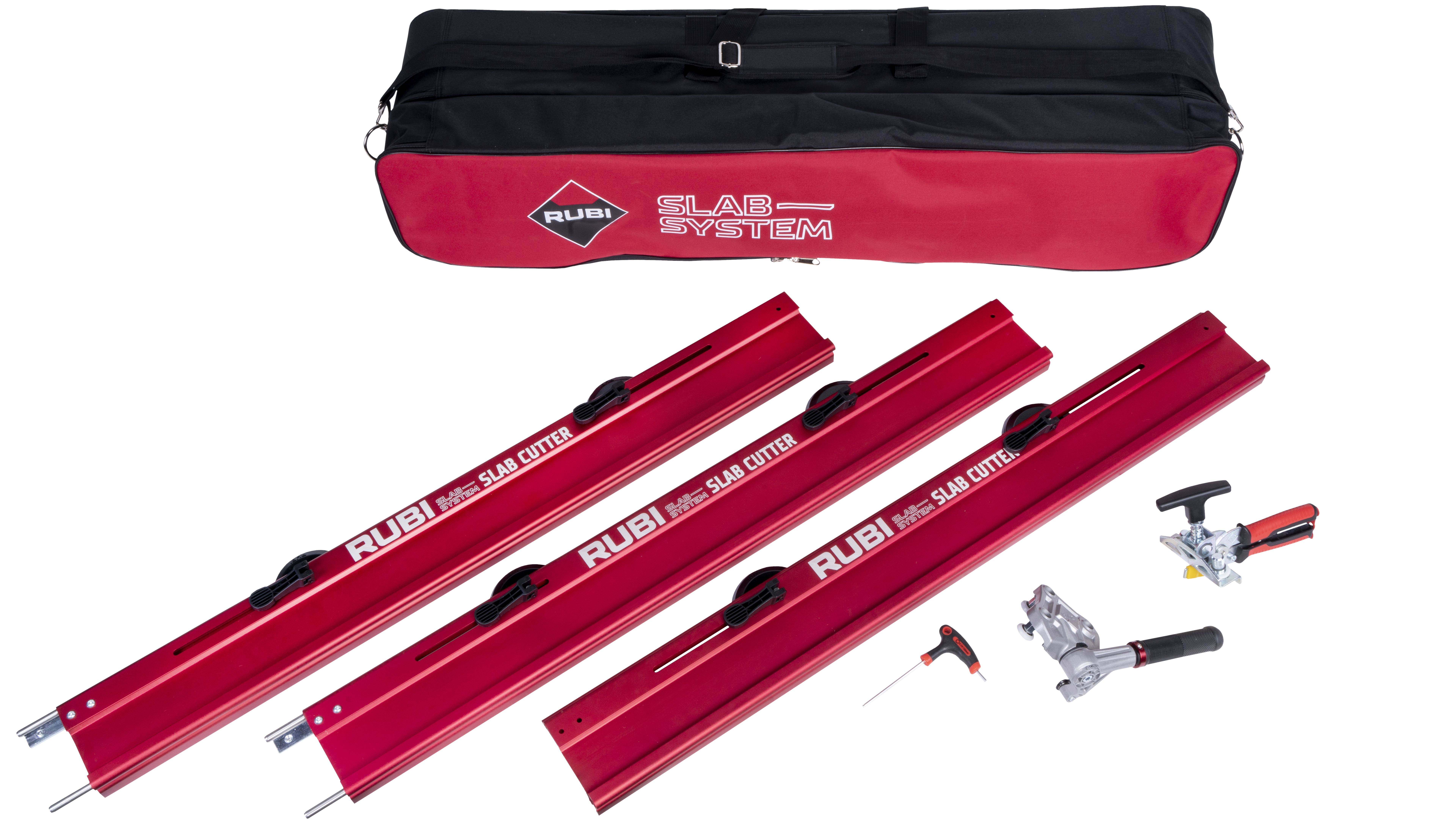 Rotes Platten Schneidesystem und eine schwarze Tasche auf weißem Grund.