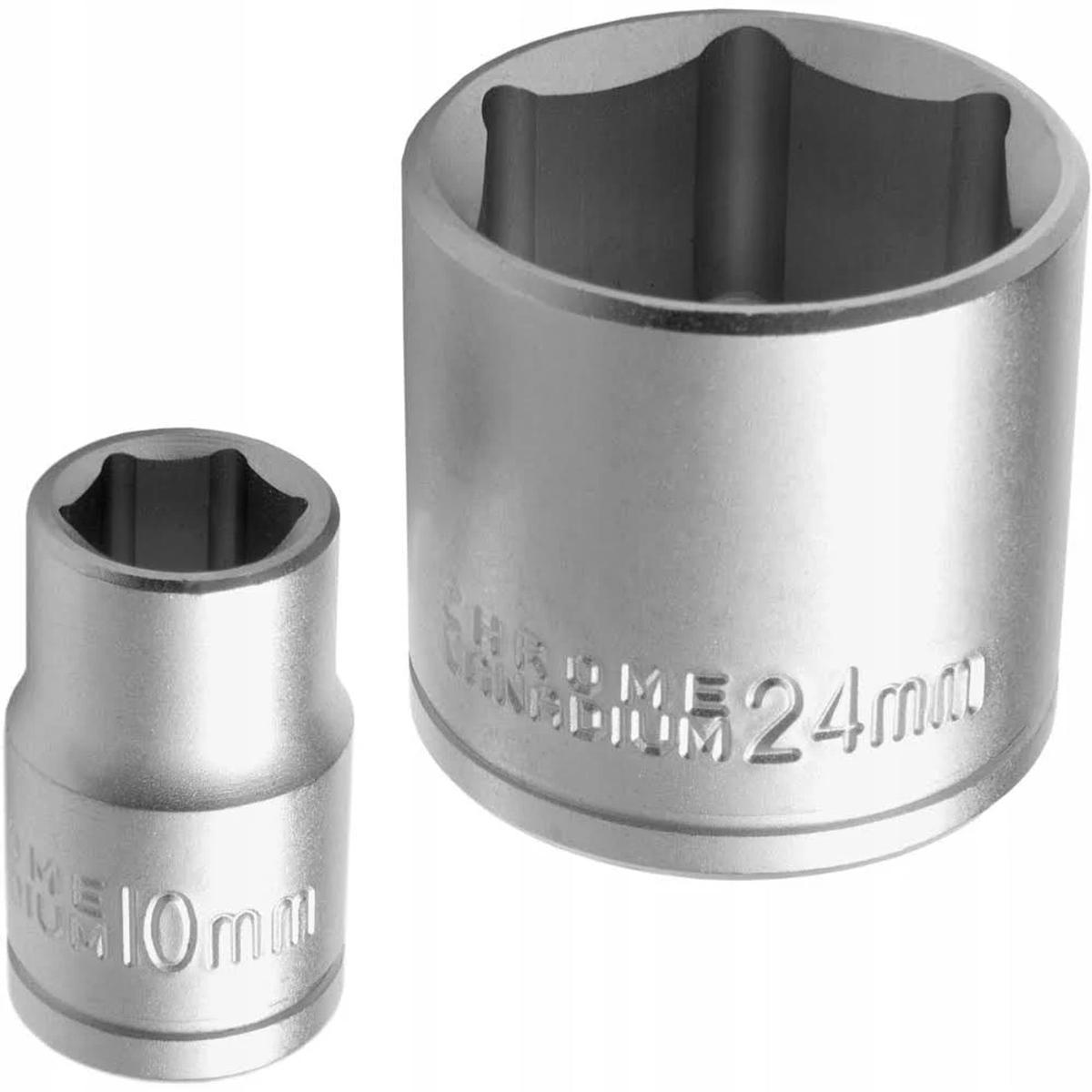 Dwa gniazda chromowane, jedno 10 mm i jedno 24 mm, z oznaczonymi rozmiarami.