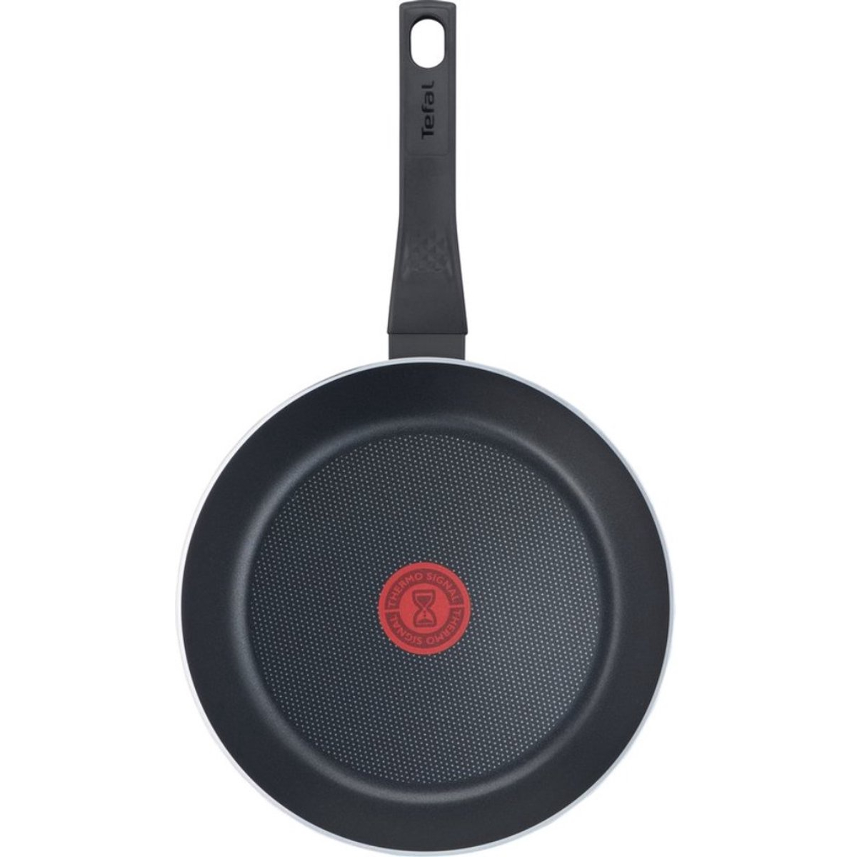 Une poêle en téflon noire avec manche noir et logo rouge.
