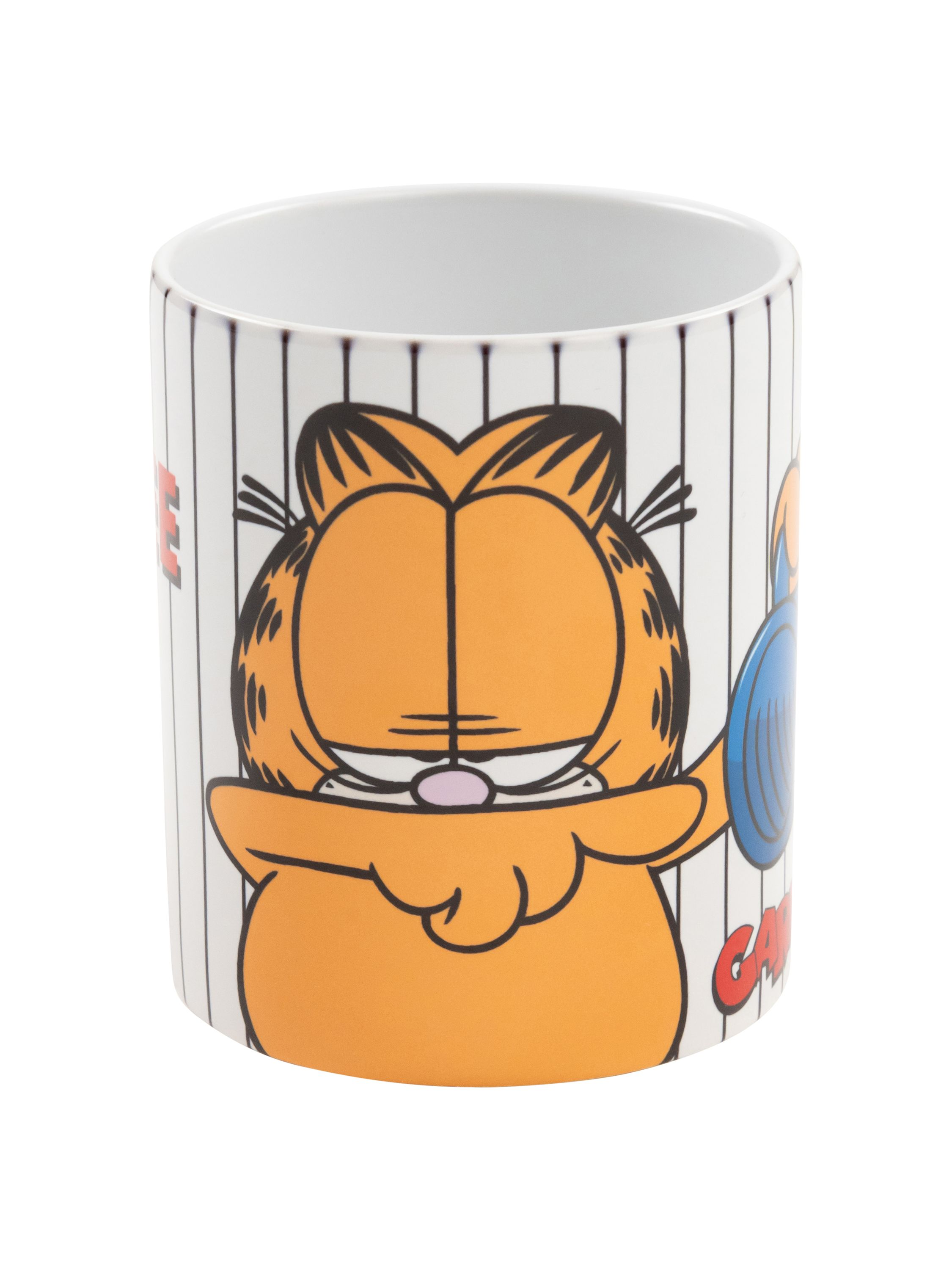 Ein Garfield-Becher. Garfield ist auf dem Becher, und er hat ein Baseball-Thema. Auf Weiß isoliert.