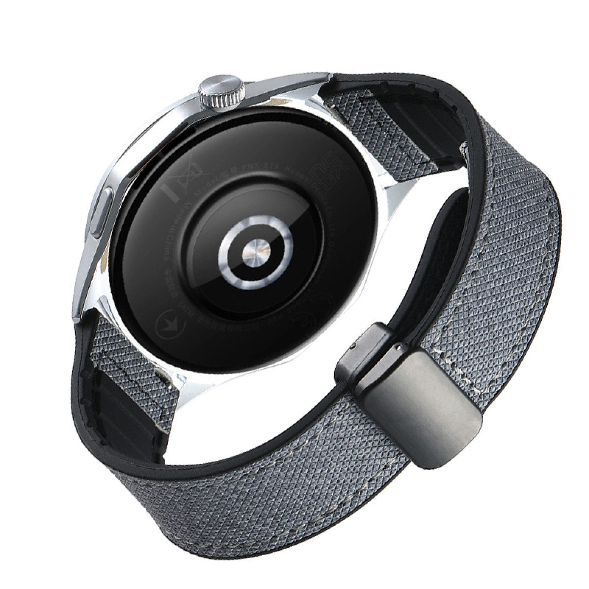 Uno smartwatch con cinturino in tessuto grigio e quadrante nero. Il retro dell'orologio è visibile.