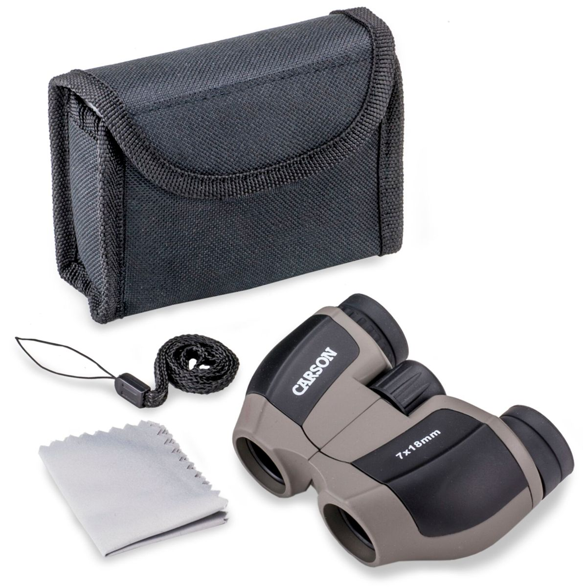 Binocolo in una custodia con cinturino, panno per la pulizia e sfondo nero.