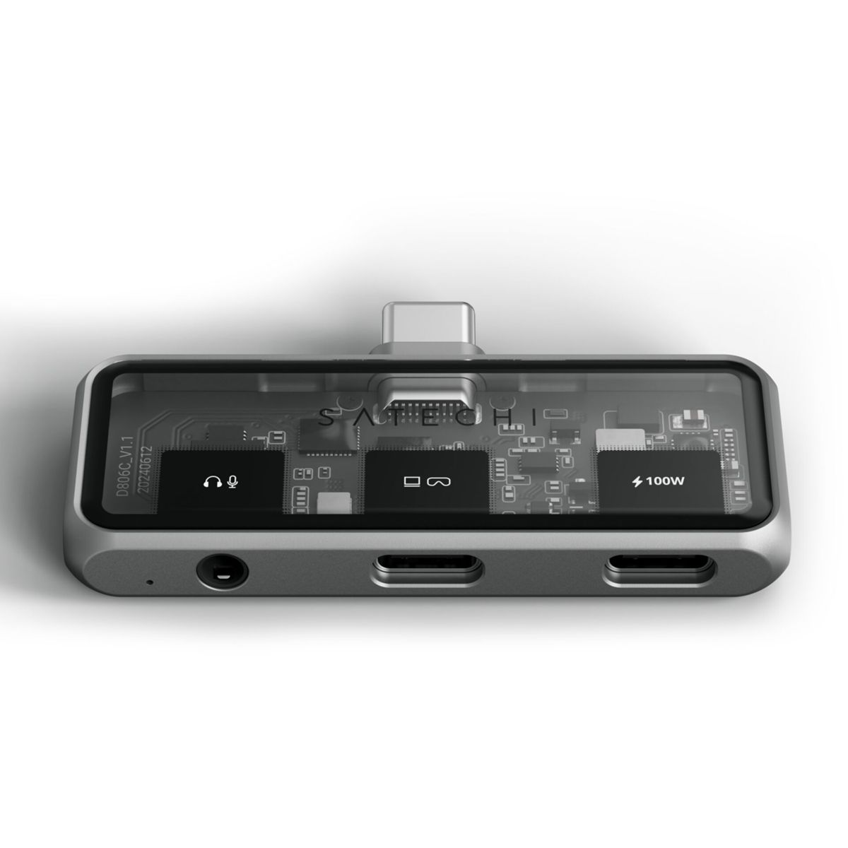 Silberner Hub mit USB-C und anderen Anschlüssen, mit Symbolen. Isoliert auf Weiß.