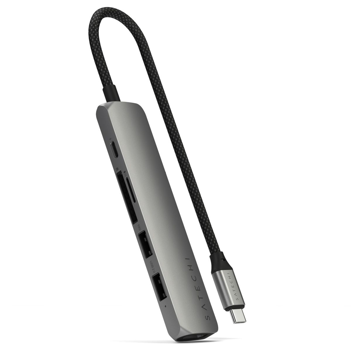 Silberner Hub mit Anschlüssen und schwarzem geflochtenem Kabel, freigestellt.