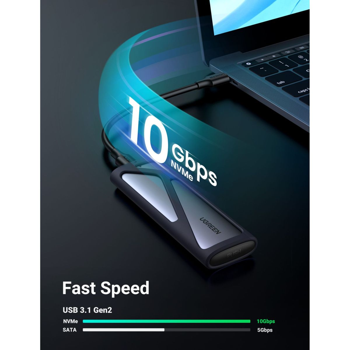 Czarny zewnętrzny dysk twardy podłączony do laptopa. Tekst na dysku: 10 Gbps.