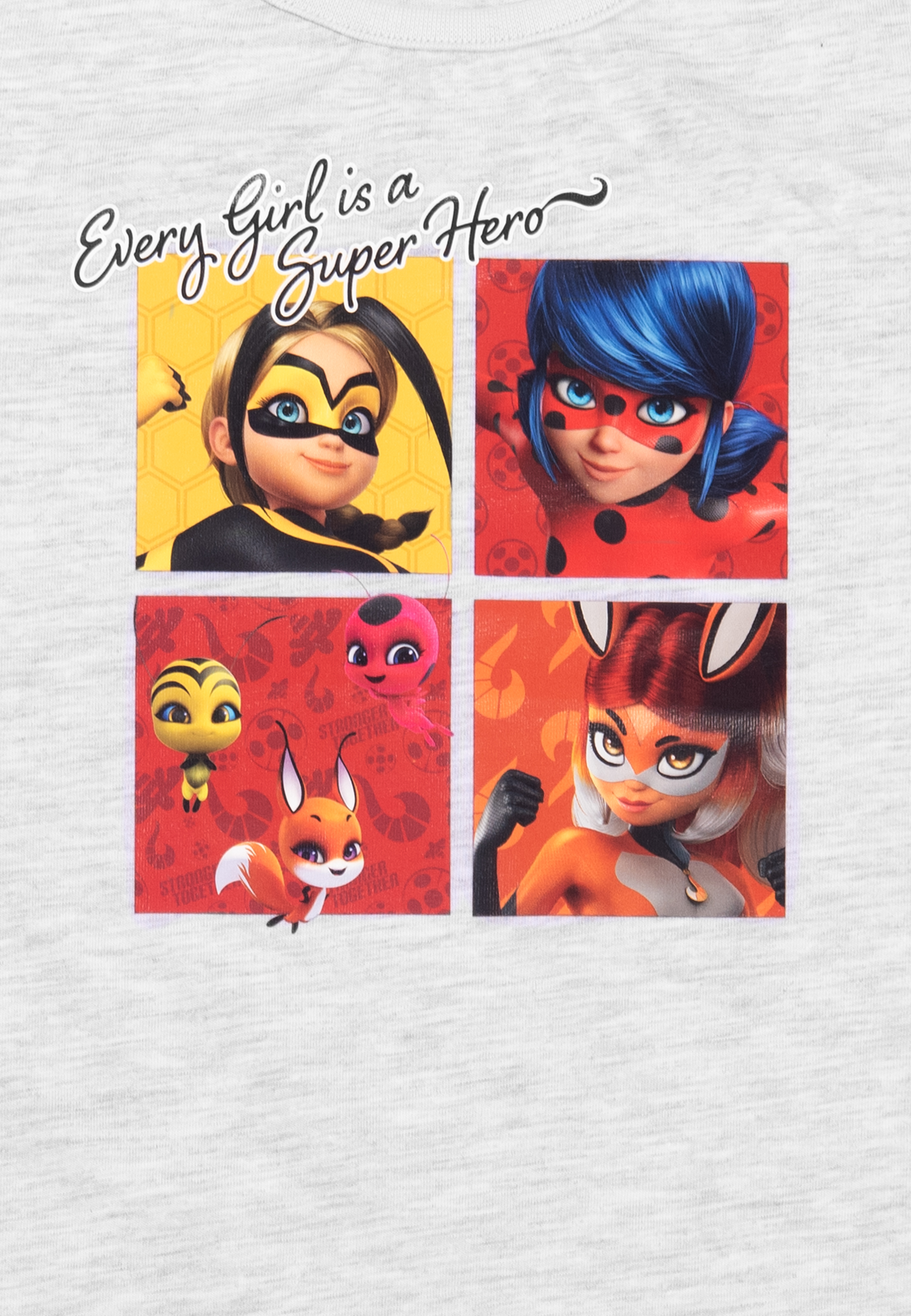 T-Shirt mit vier Miraculous Ladybug-Charakteren: Queen Bee, Ladybug, Marinette und Rena Rouge.