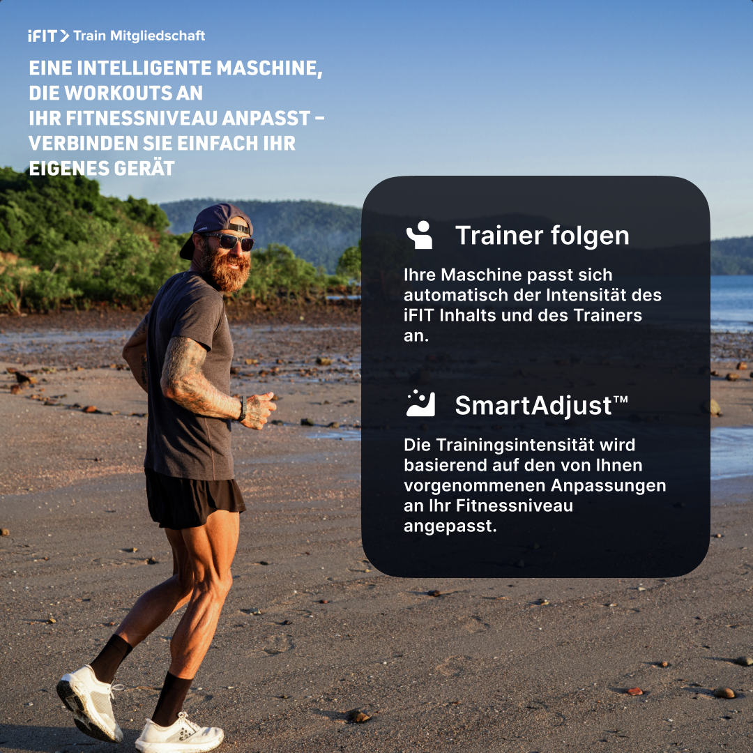 Mann, der am Strand läuft. Text über iFit: Workout-Anpassung basierend auf Fitnesslevel.