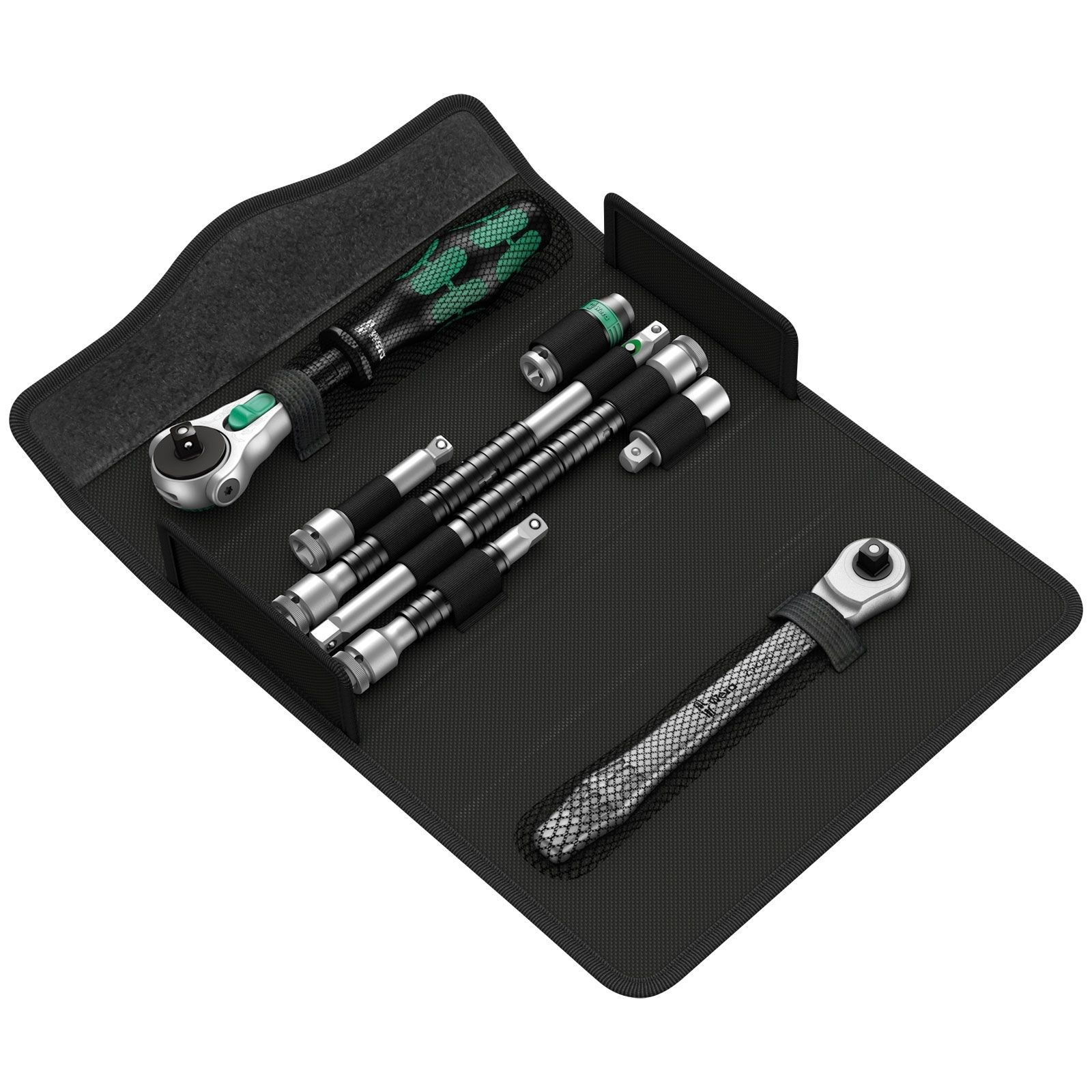 Juego de herramientas en estuche negro, incluyendo carraca, extensiones y vasos.