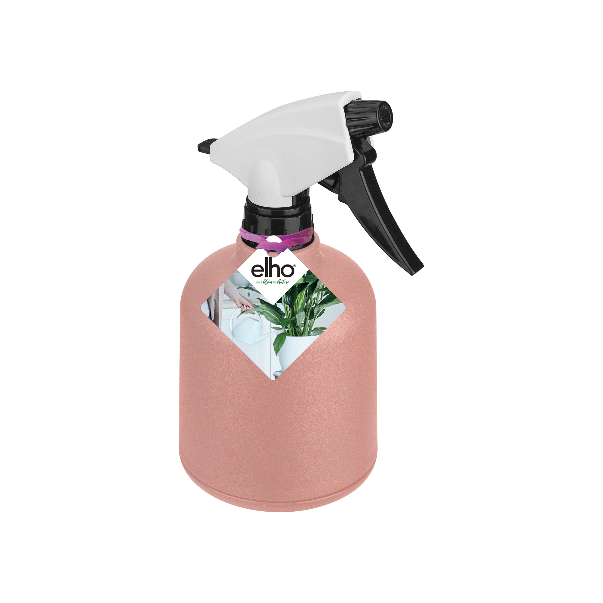 Ein rosa Pflanzensprüher mit weißem Auslöser und Düse, und Etikett, weißer Hintergrund.