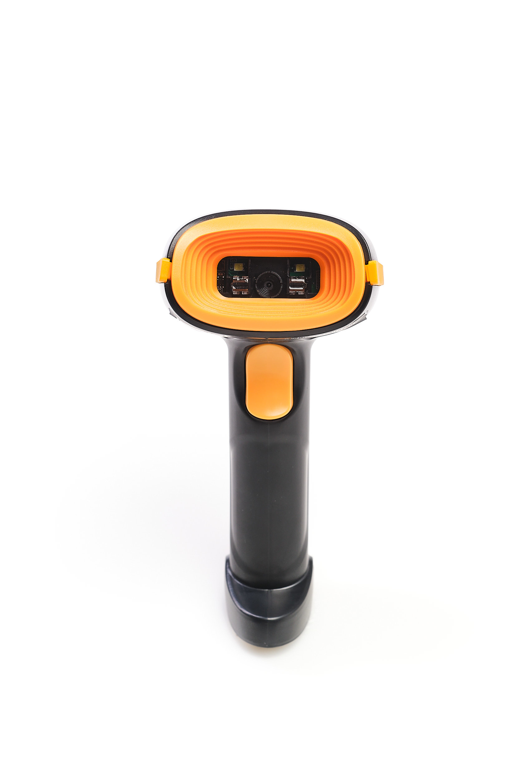 Uno scanner di codici a barre nero e arancione, isolato su sfondo bianco.
