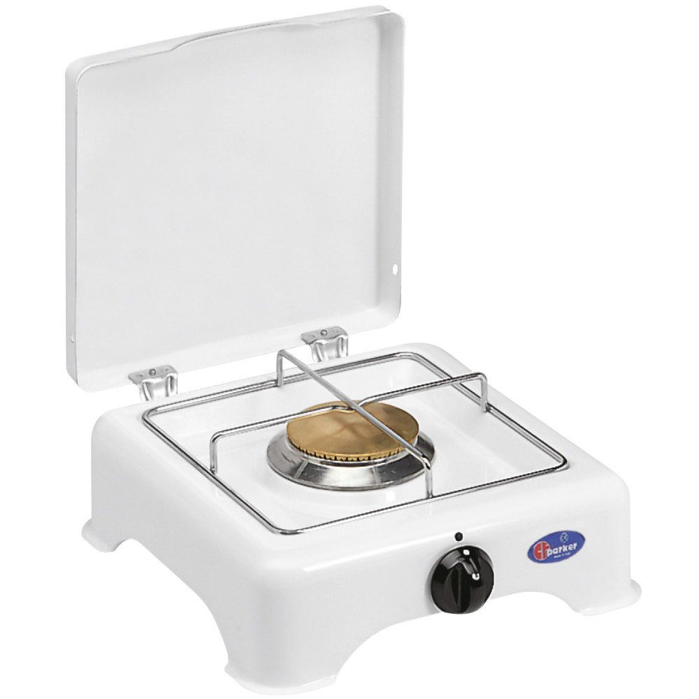 Un fornello a gas portatile bianco, con coperchio aperto. Griglia in metallo, bruciatore in ottone, manopola nera e base bianca.