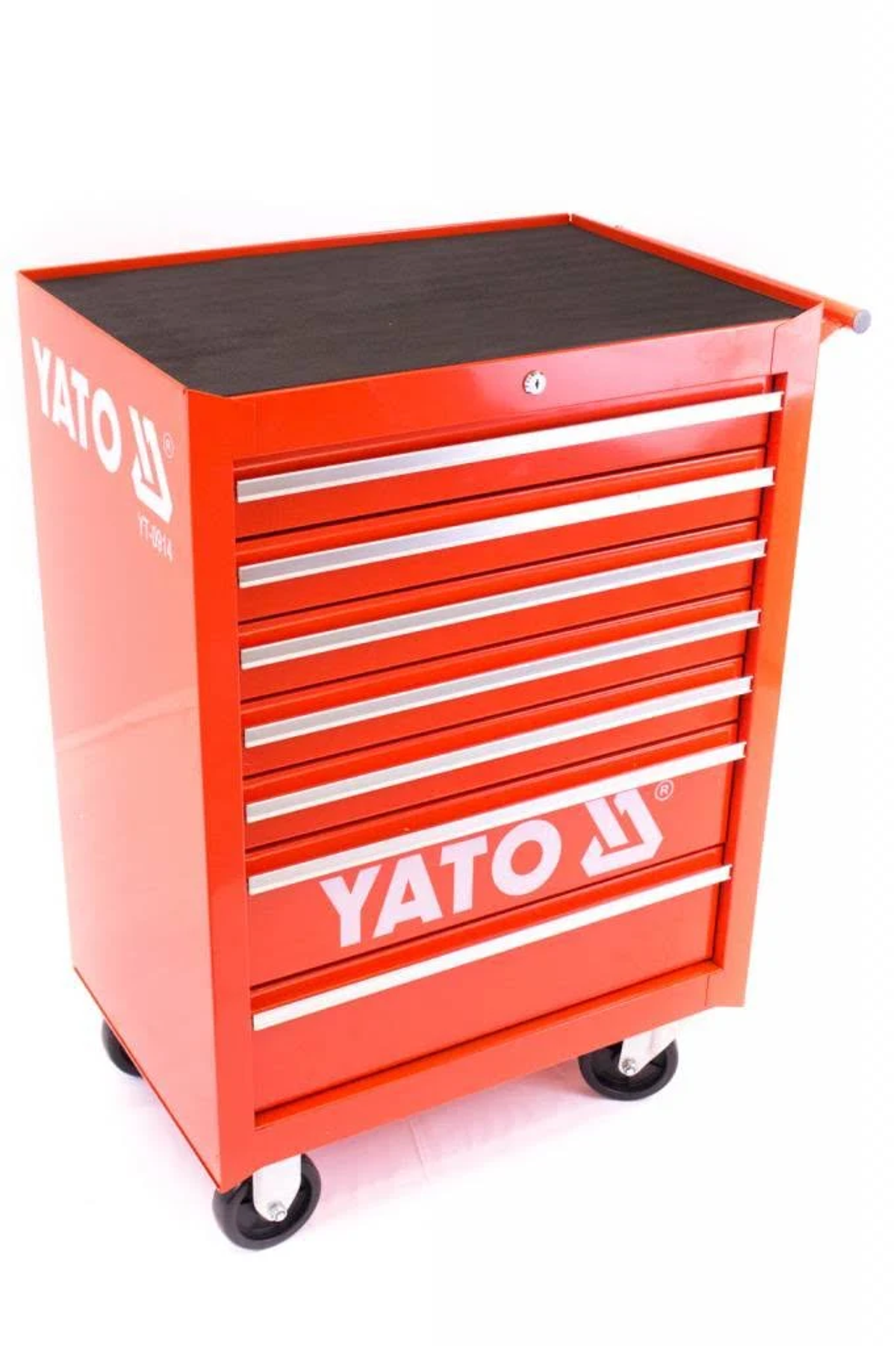 Cajón de herramientas rojo con cajones abiertos. Tiene el logo YATO y está sobre ruedas.