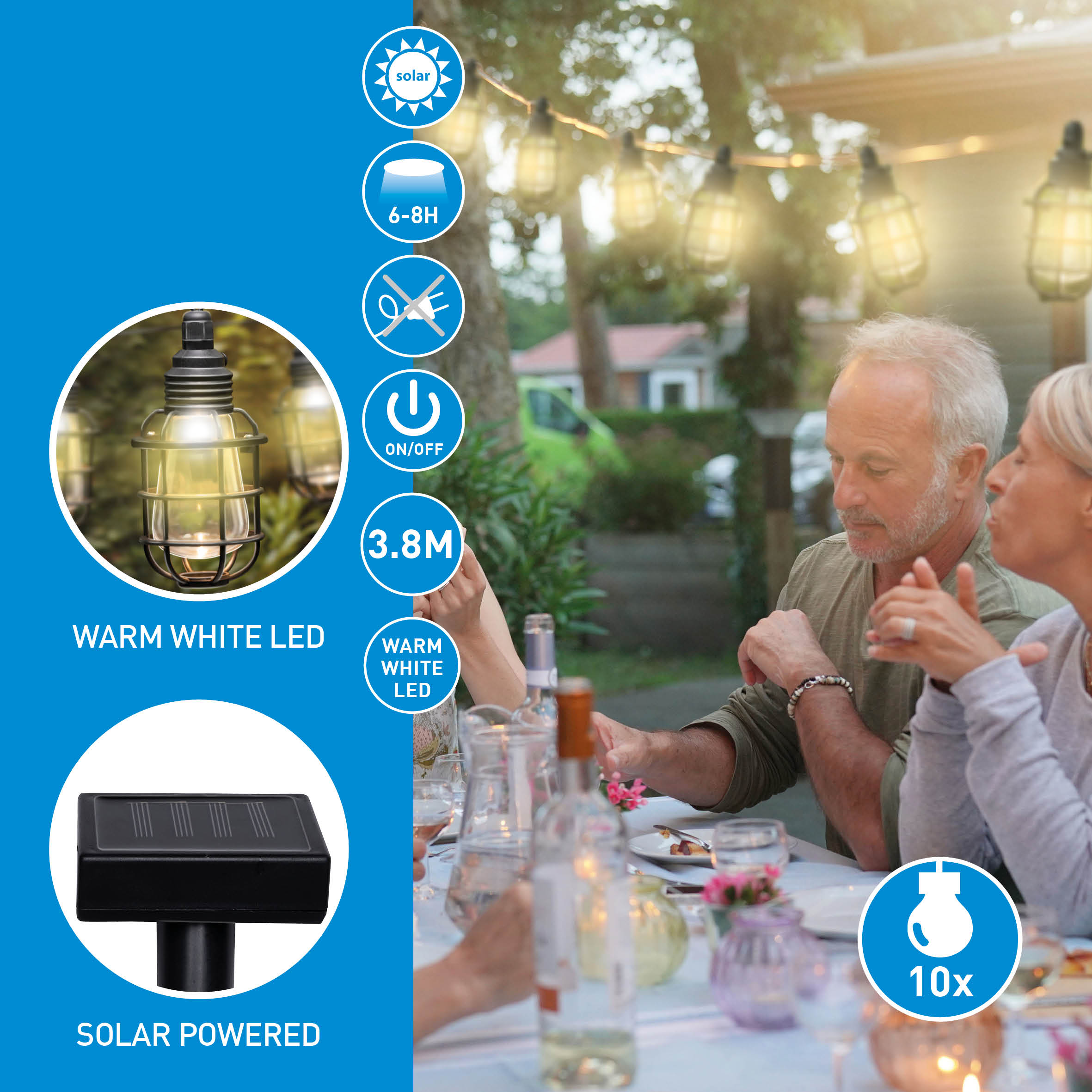 Een terras in de schemering toont lichtslingers, een zonnepaneel en een stel dat aan een tafel zit.