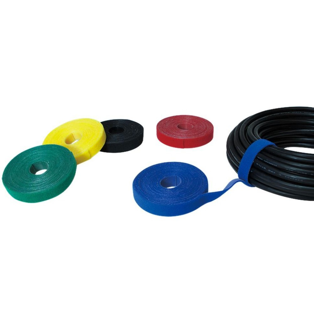 Correas de cable en verde, amarillo, negro, rojo y azul, junto a cables.
