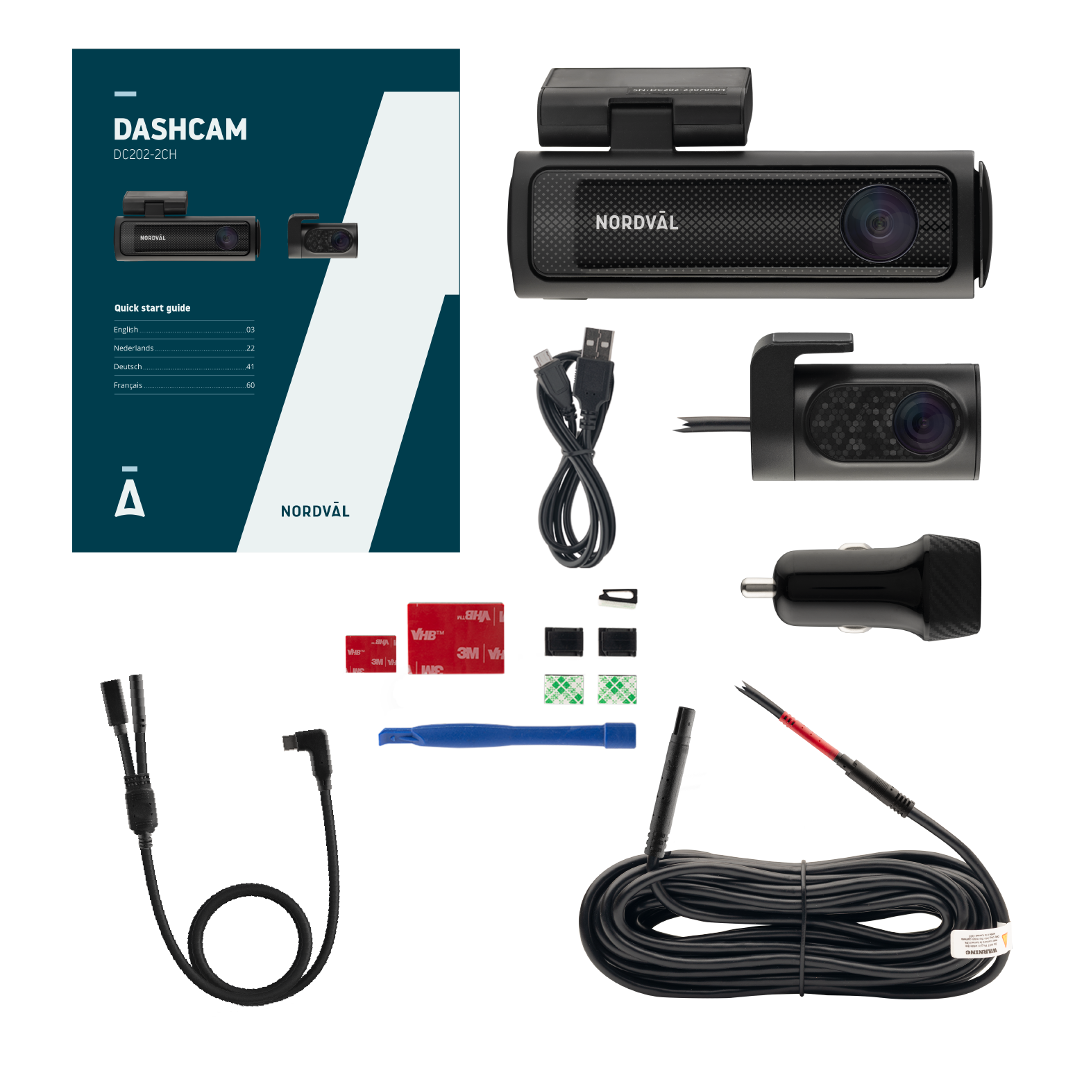 Un kit de caméra de bord présenté. Comprend la caméra de bord, le manuel, le câble USB, le chargeur de voiture et les accessoires de montage.