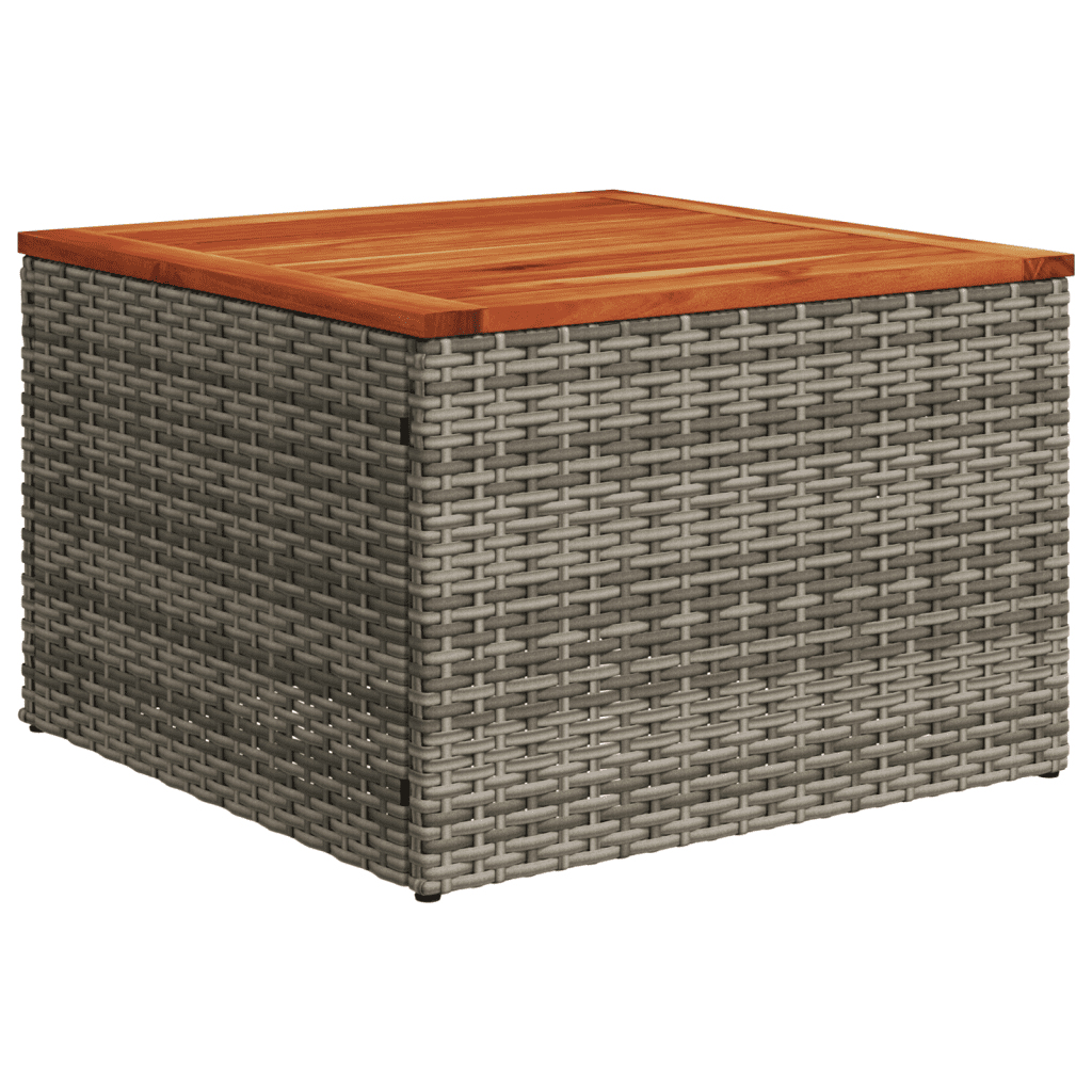 Ein quadratischer Gartentisch mit grauem, gewebtem Unterbau und Holzplatte.