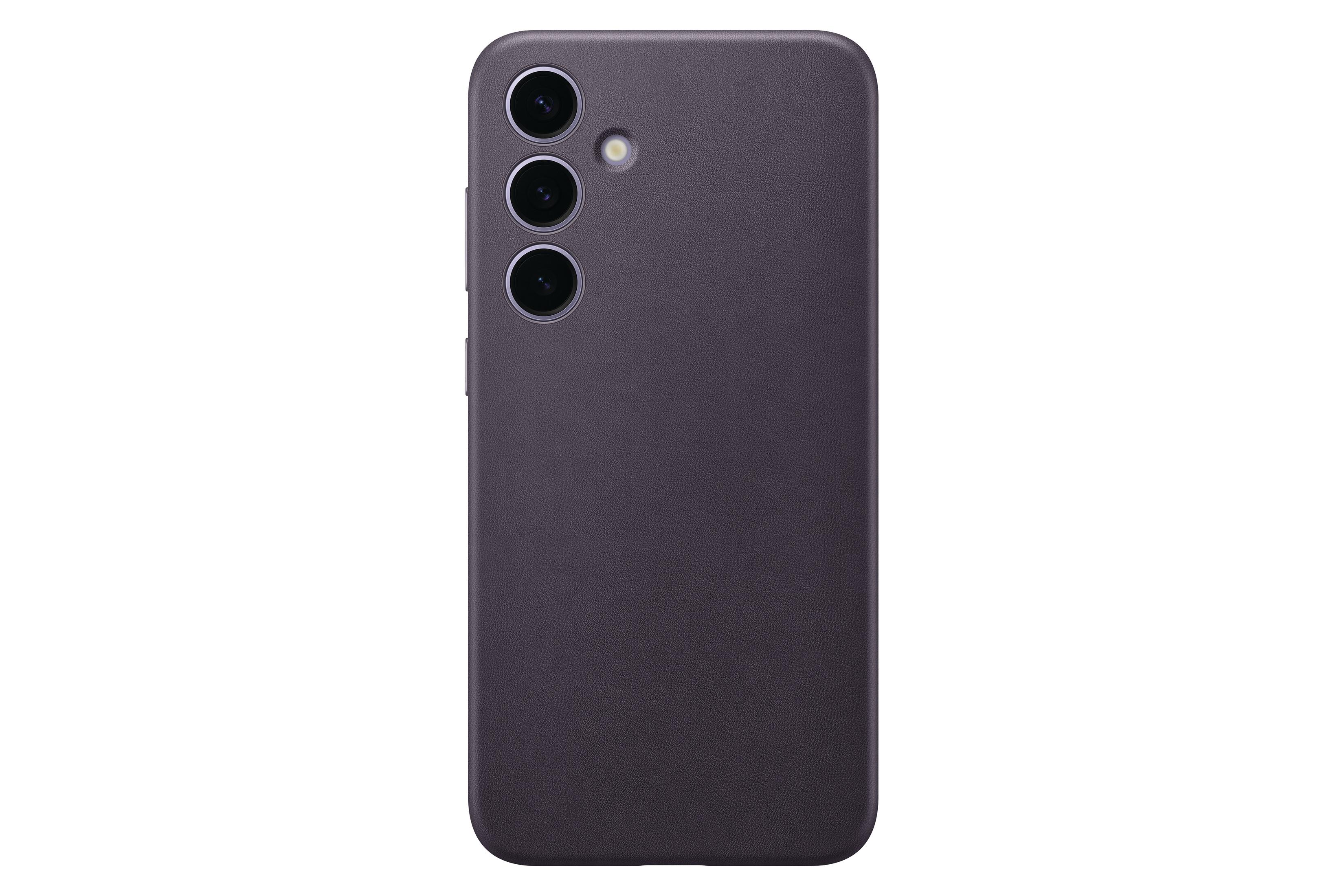 Eine lila Handyhülle mit drei Kameralöchern. Sie hat ein Samsung-Etikett und eine Kamera.
