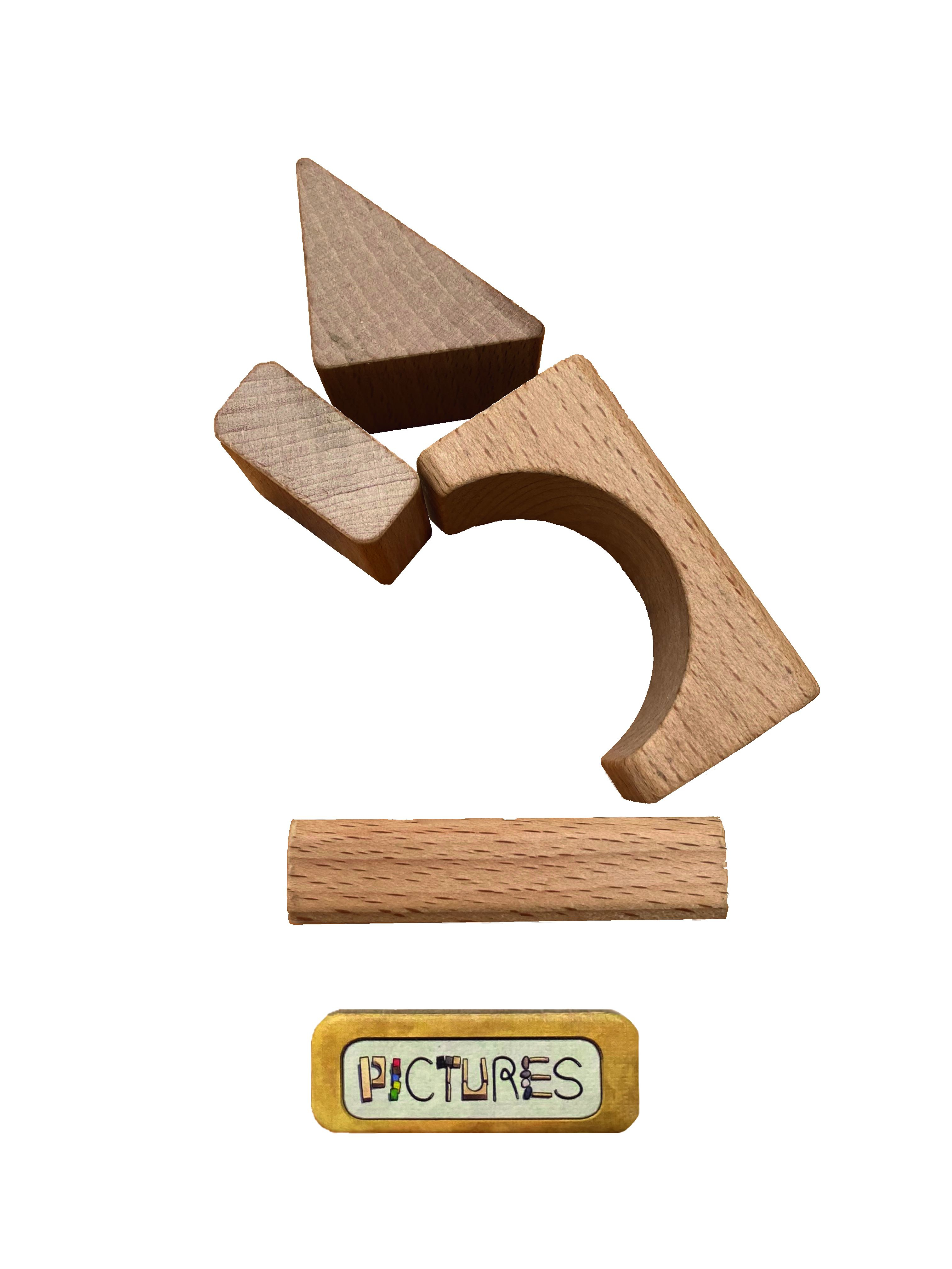 Holzbausteine in verschiedenen Formen, mit dem Label 'PICTURES'.