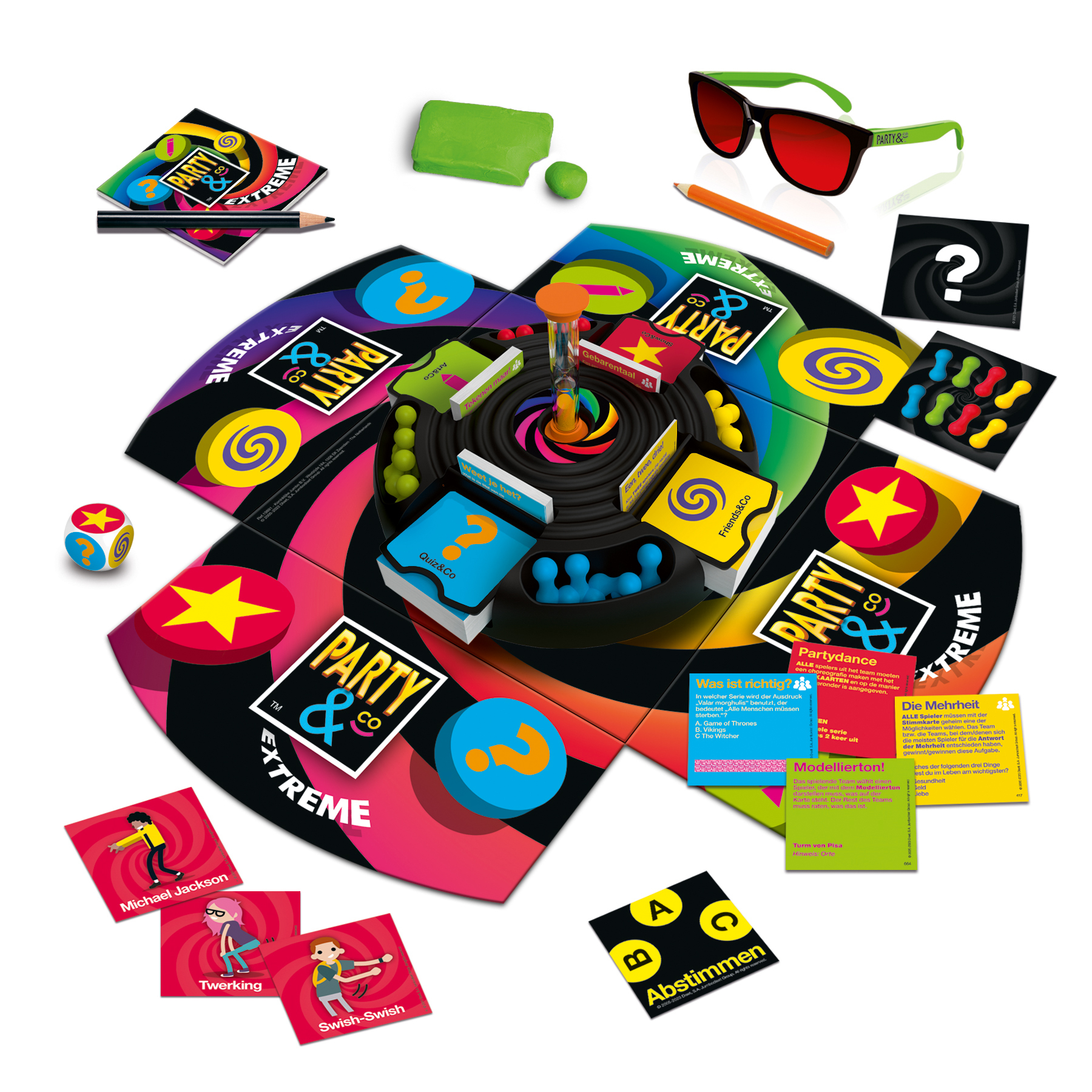 Brettspiel mit vielen Teilen, Karten und Zubehör. Ein Würfel und eine rote Sonnenbrille.