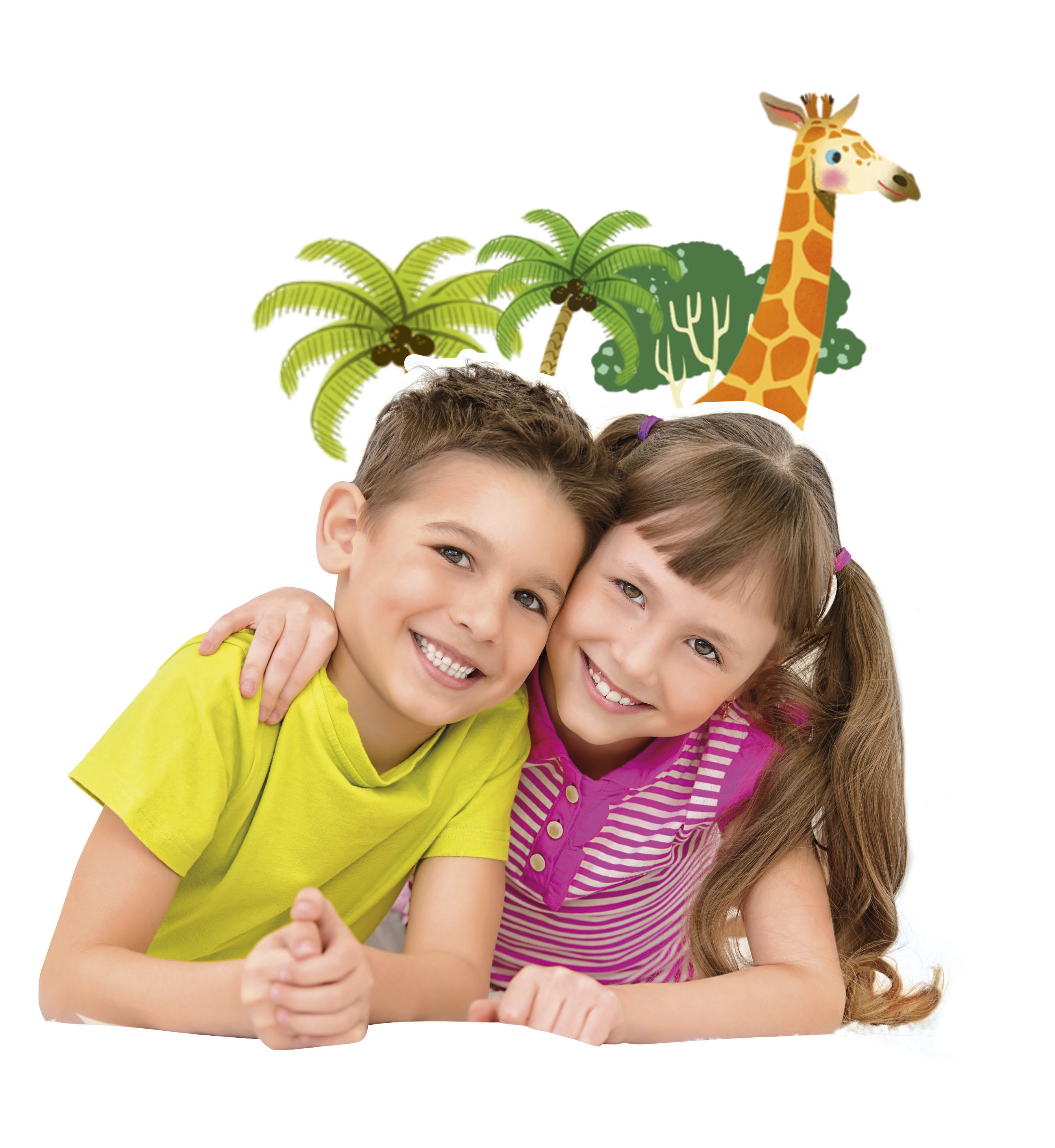 Zwei lächelnde Kinder umarmen sich. Eine Giraffe und Palmen befinden sich im Hintergrund.