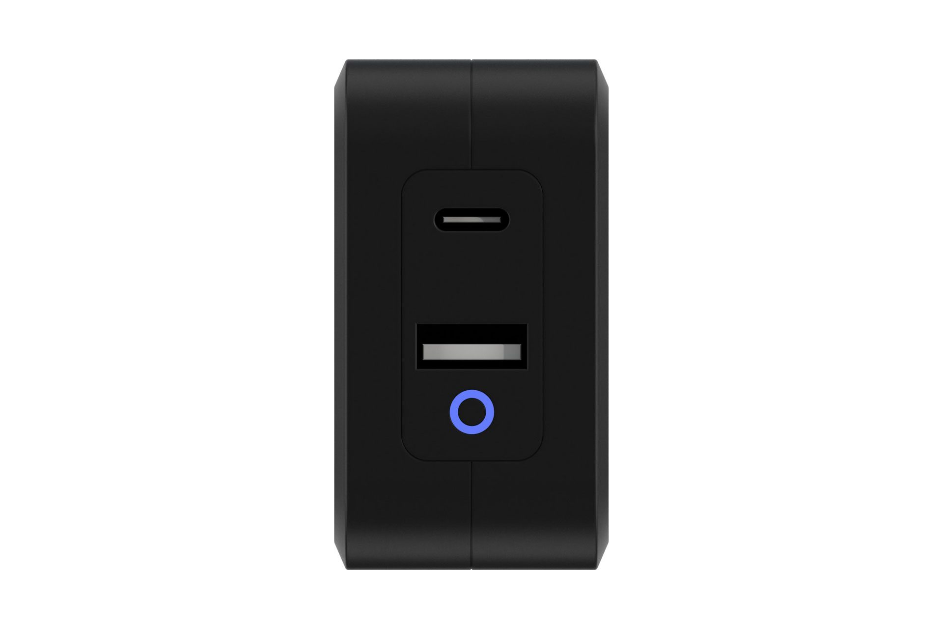 Zwarte voedingsadapter met USB- en USB-C-poorten. Blauwe lichtindicator. Witte achtergrond.