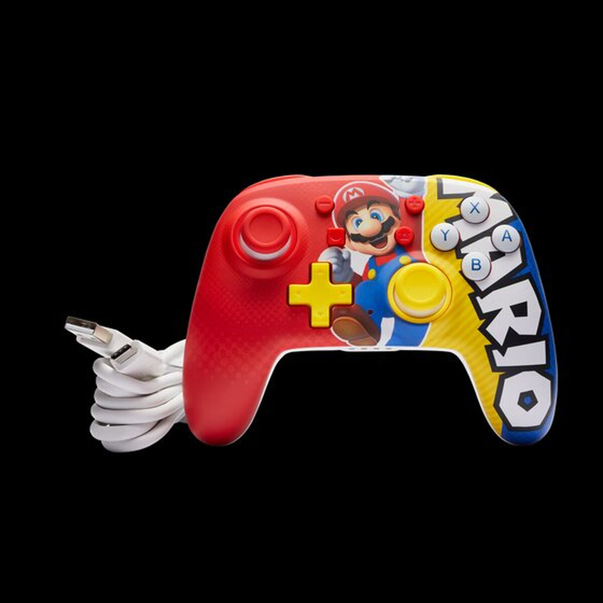 Controller a tema Mario con un cavo bianco.