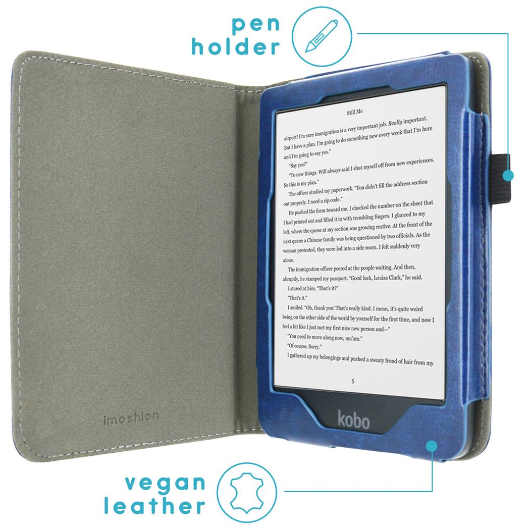 Een blauwe e-reader hoes met een lezer erin. De hoes is open en toont het scherm en de weergegeven tekst.