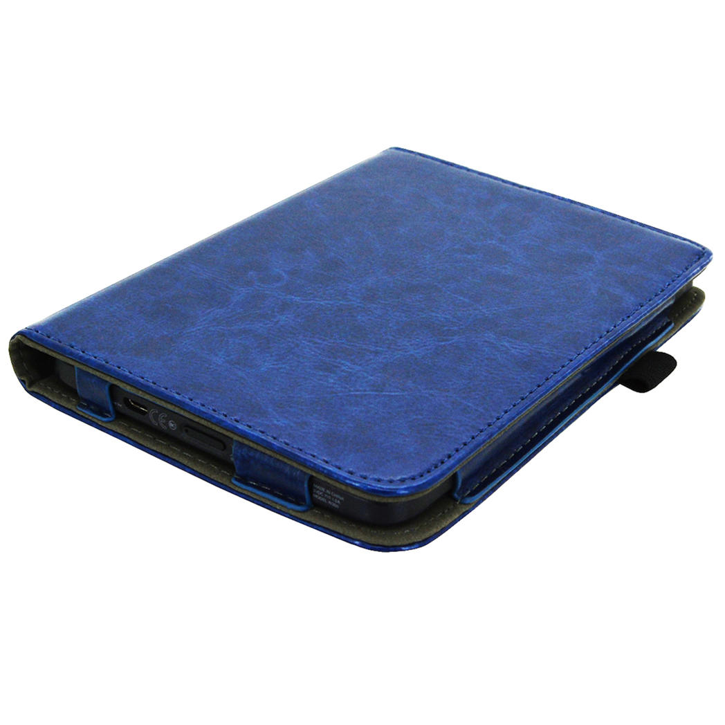 Étui de liseuse bleu fermé sur une surface blanche.