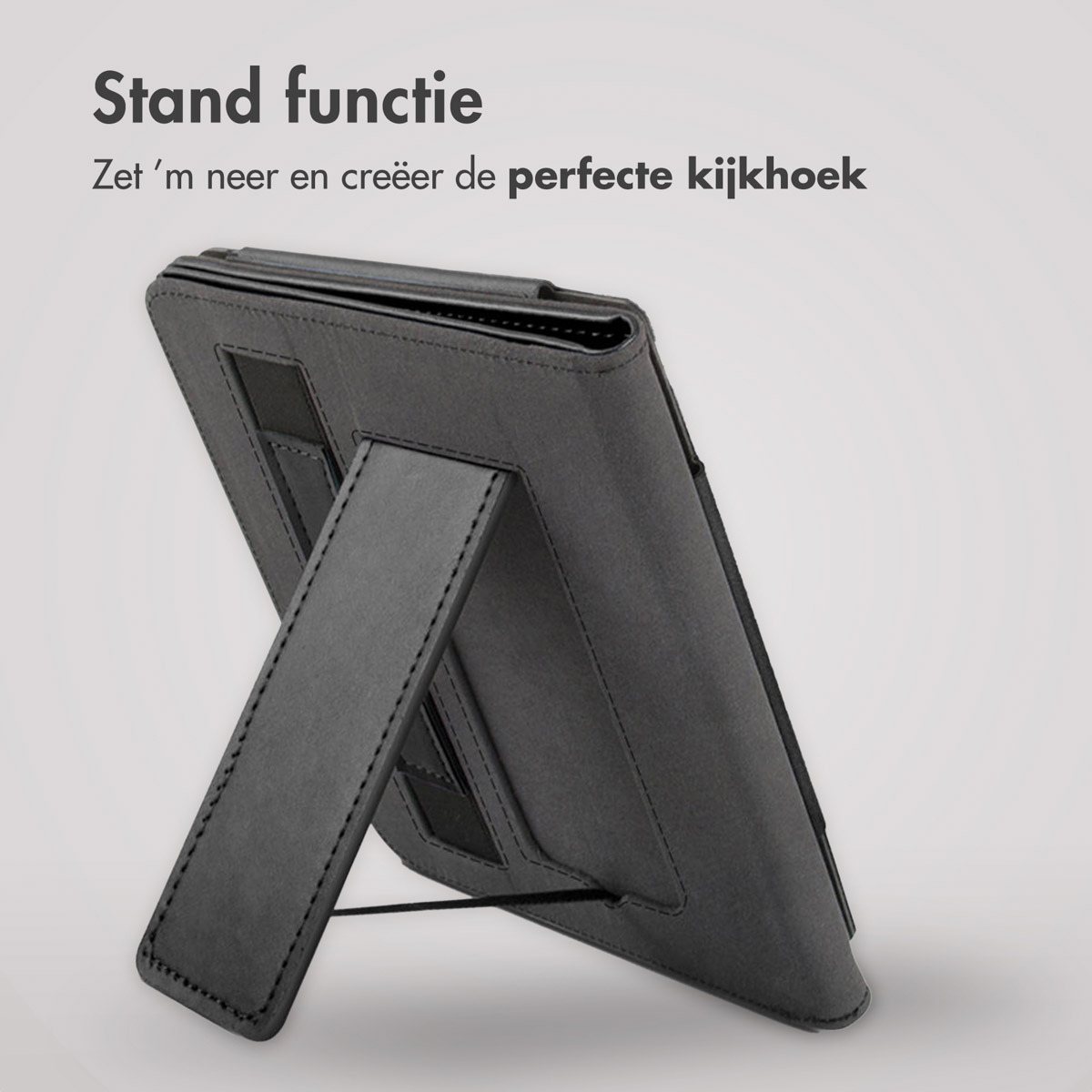 Een grijze e-reader in een grijze hoes, ondersteund met een standaard.
