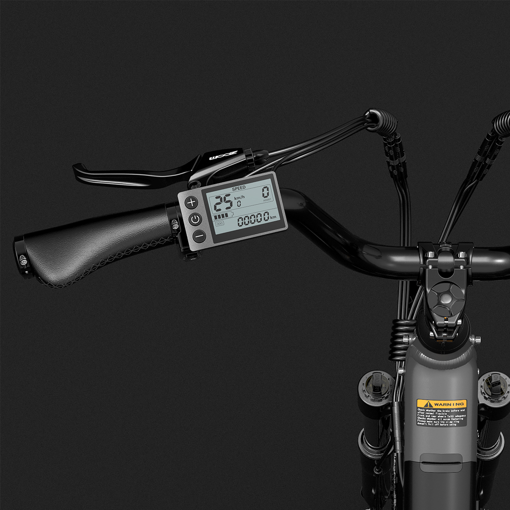 Un detalle del manillar de una bicicleta con una pantalla digital que muestra la velocidad y la palanca de freno.