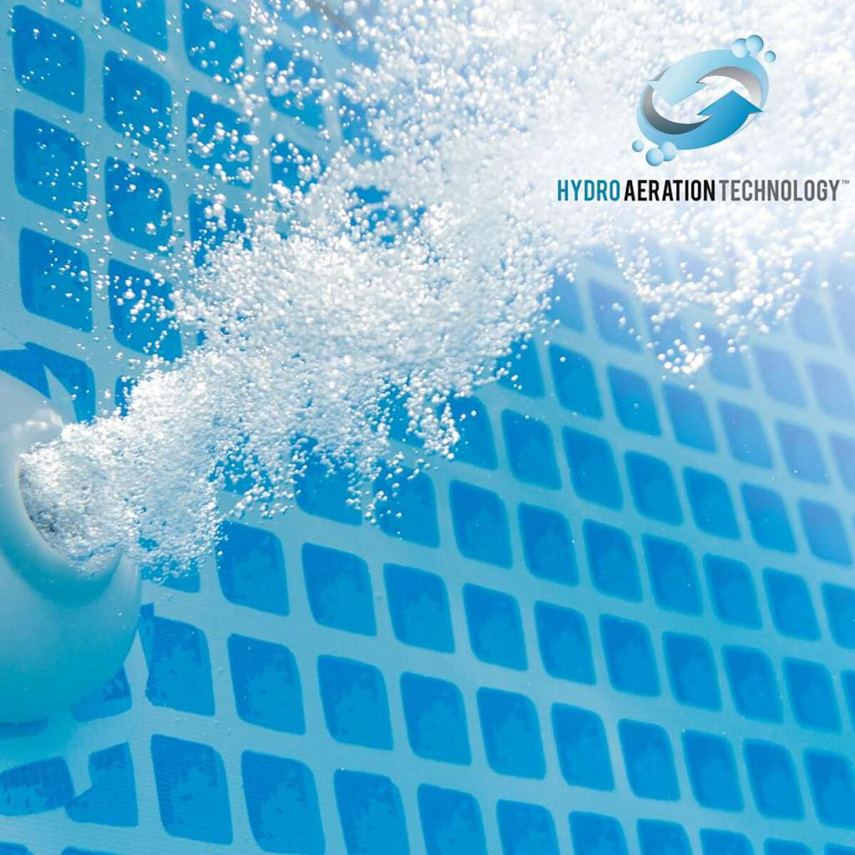 Wasserstrahlen mit Blasen, die in einem blau gefliesten Pool aufsteigen, mit Logo.