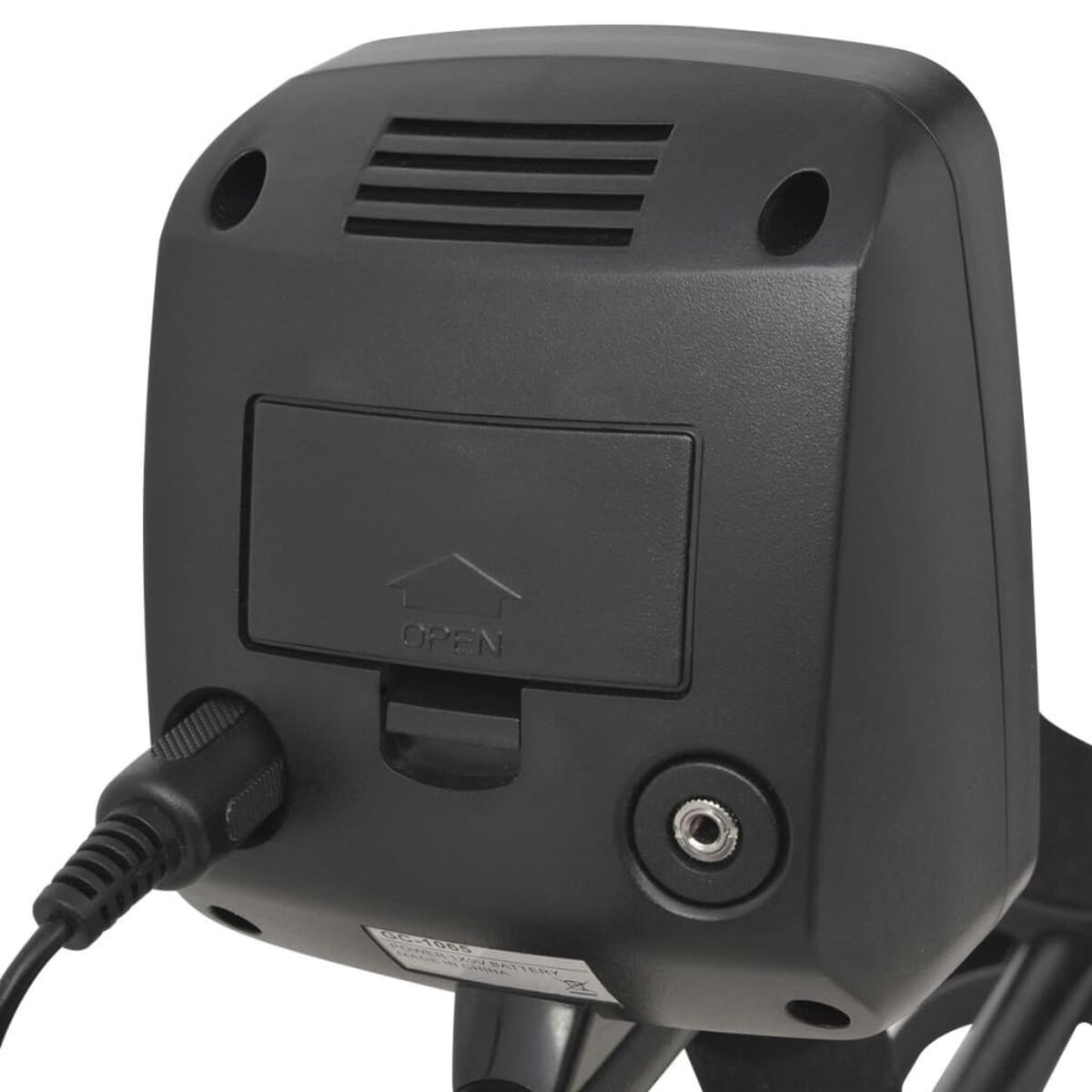 Schwarzer Metalldetektor Rückansicht mit Batteriefach und Kopfhöreranschluss.