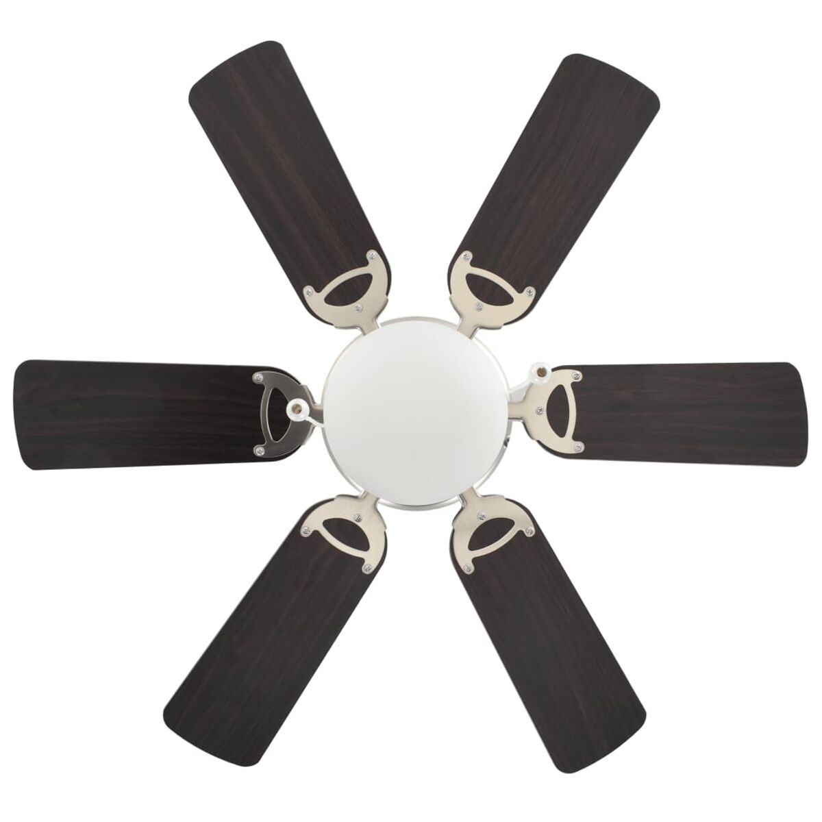 Ventilatore da soffitto con sei pale marrone scuro e un centro bianco. Le pale sono angolate e ornate.
