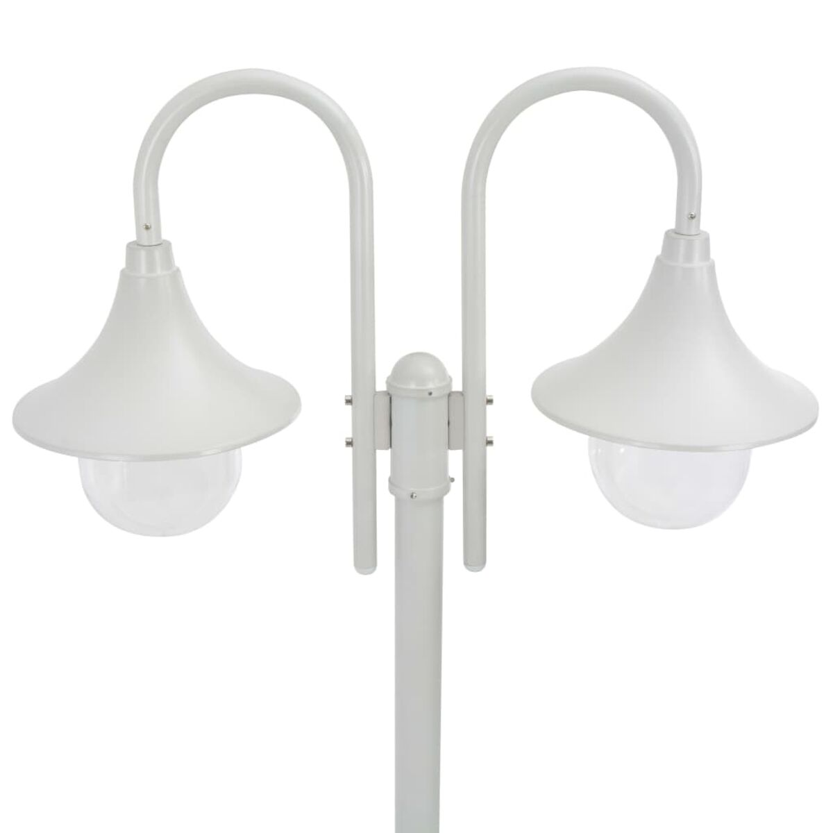 Zwei weiße Außenlampen mit gebogenen Armen und klaren Glaskugeln. Die Lampen stehen auf weißem Hintergrund.
