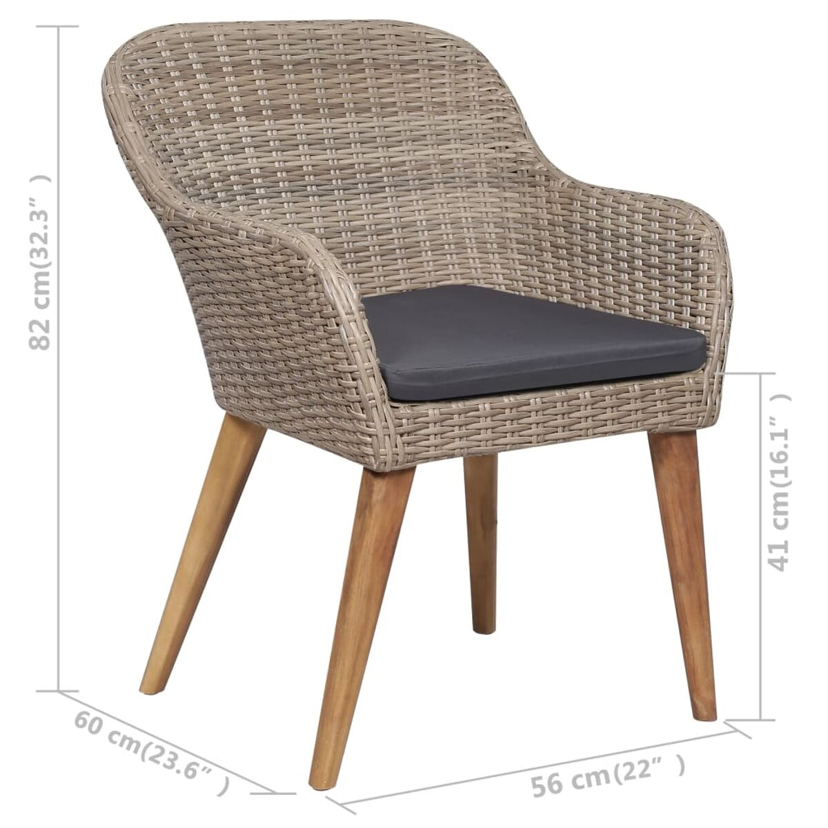 Ein Rattanstuhl mit grauem Kissen und Holzbeinen. Abmessungen sind angegeben.