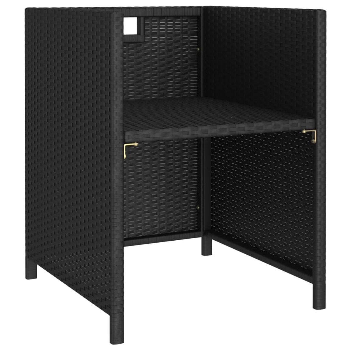 Schwarzer Outdoor-Aufbewahrungsschrank aus gewebtem Material. Er hat ein Regal und besteht aus gewebtem Material. Der Hintergrund ist weiß.