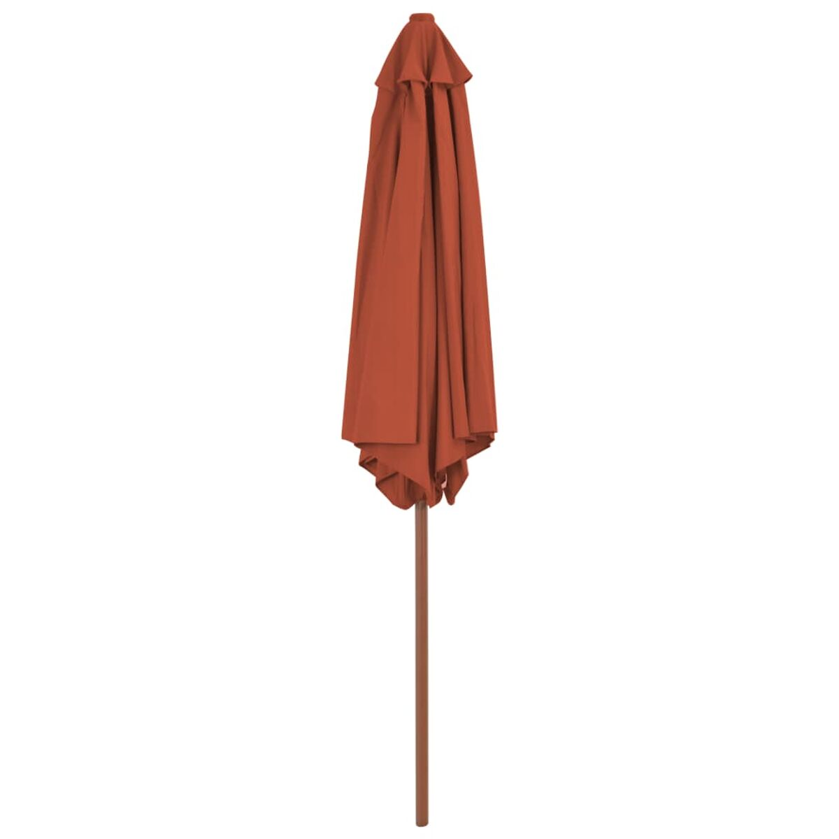 Ein geschlossener orangefarbener Schirm auf einem Holzpfahl, vor weißem Hintergrund.