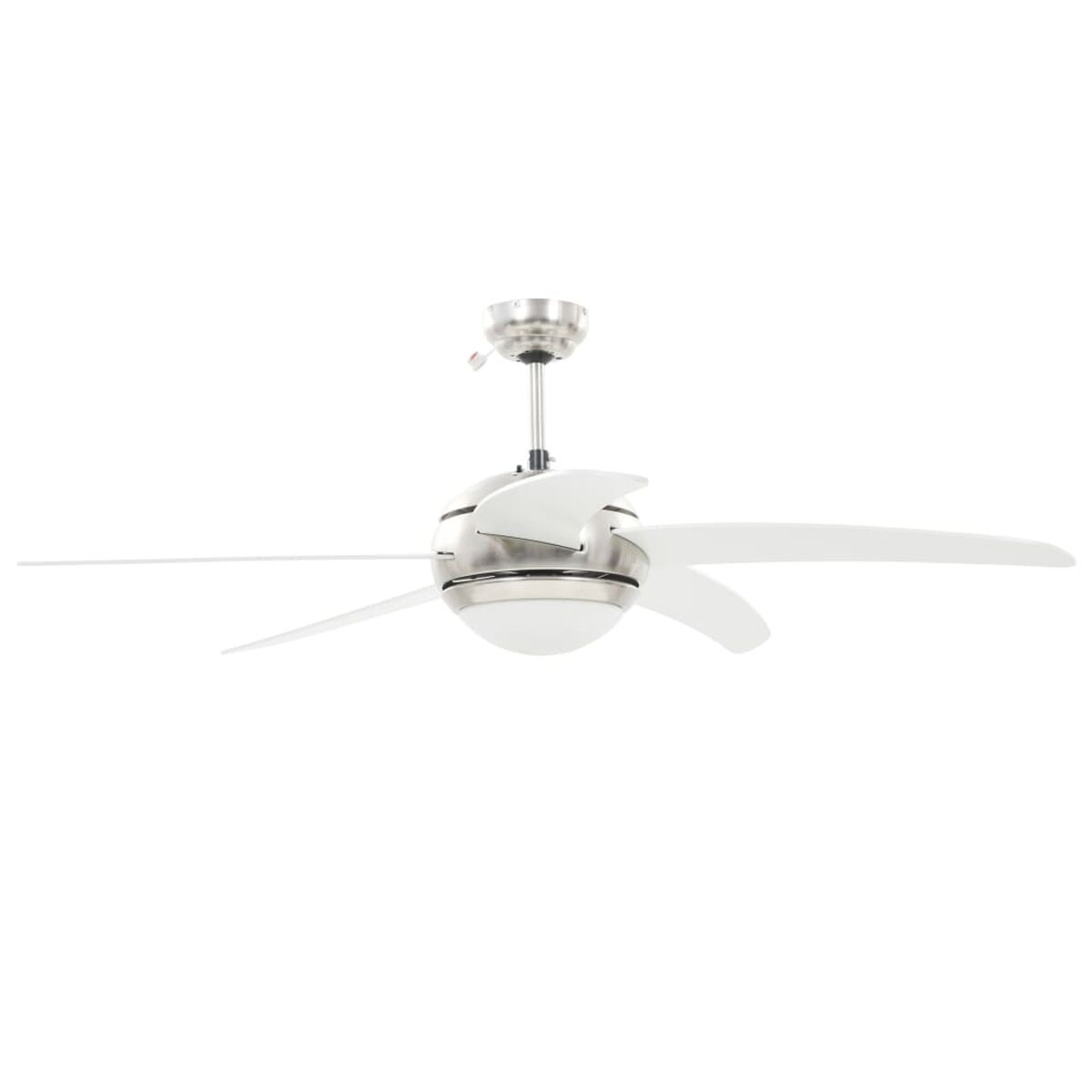 Ventilatore da soffitto bianco con tre pale, dettagli cromati e sfondo bianco.
